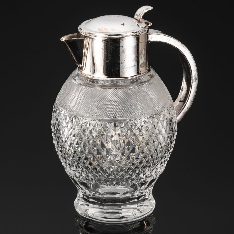 Графин для прохладительных напитков с колбой для льда внутри, с геометрическим декором, хрусталь, алмазная грань, сплав металлов, Западная Европа, 1950-1970 гг.