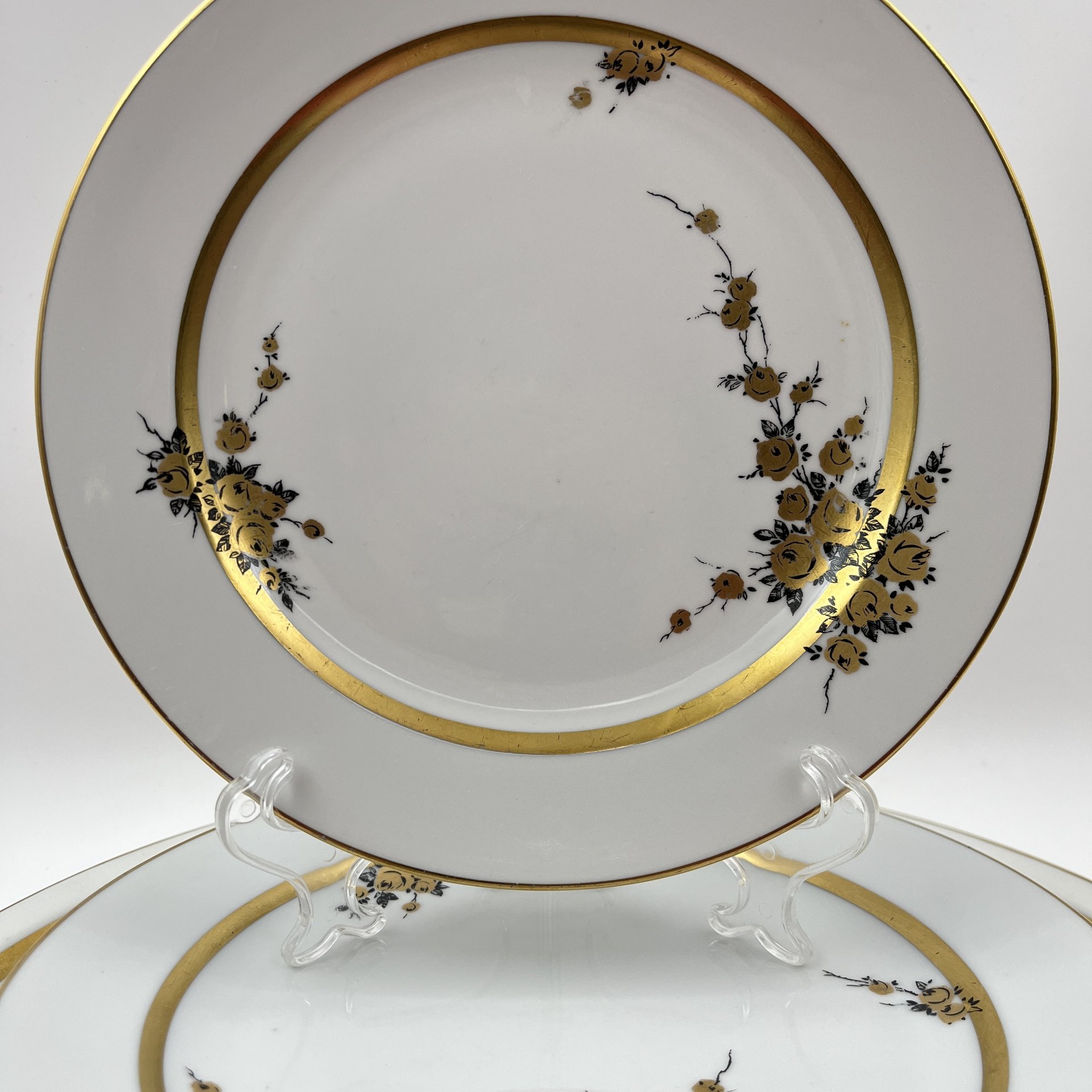 Набор десертных тарелок с блюдом на 6 персон, украшенный цветочным декором, фарфор, деколь, золочение, Graf Von Henneberg Porzellan, 1777 Jlmenau, ГДР, 1949-1970 гг.