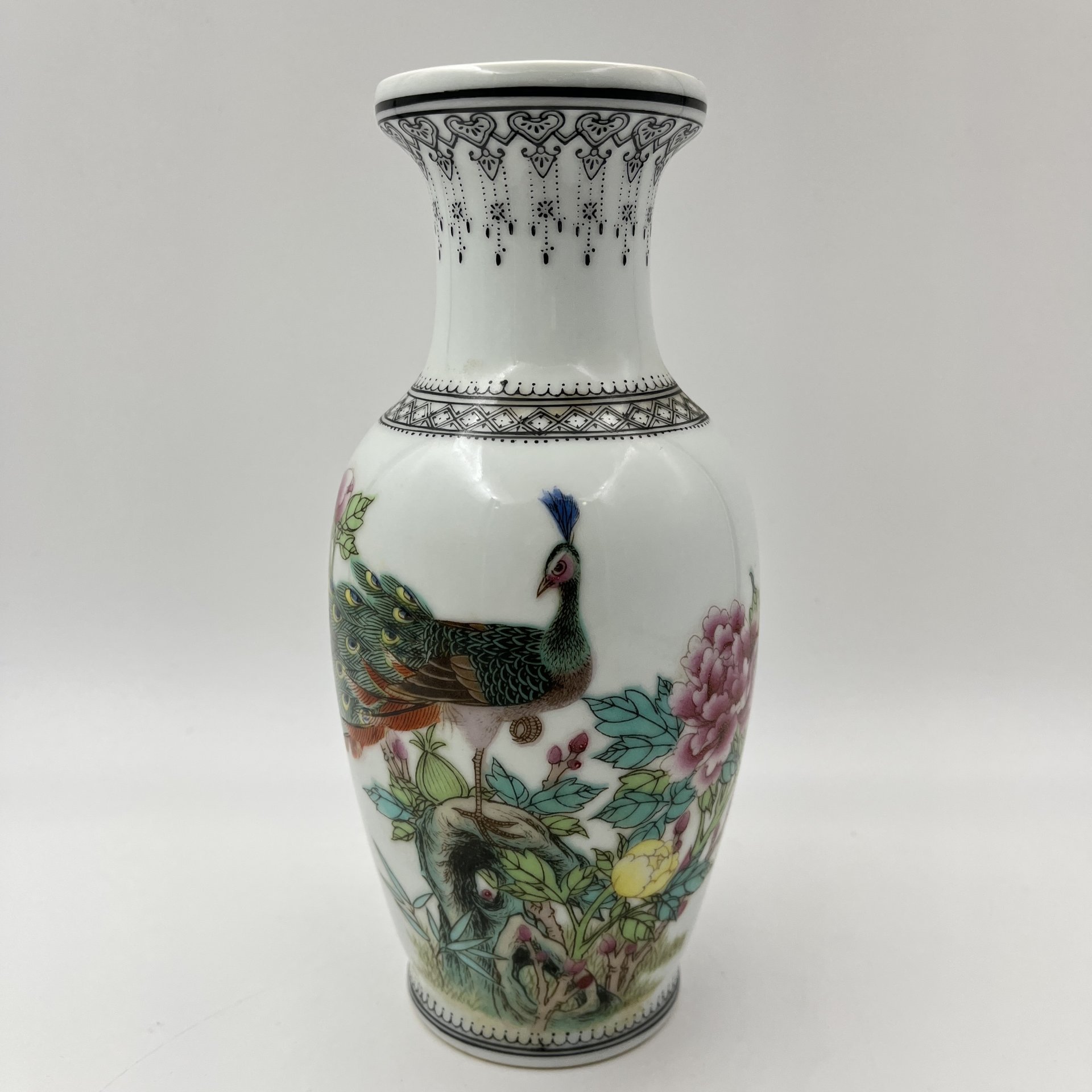 Ваза миниатюрная "Павлин и пионы"