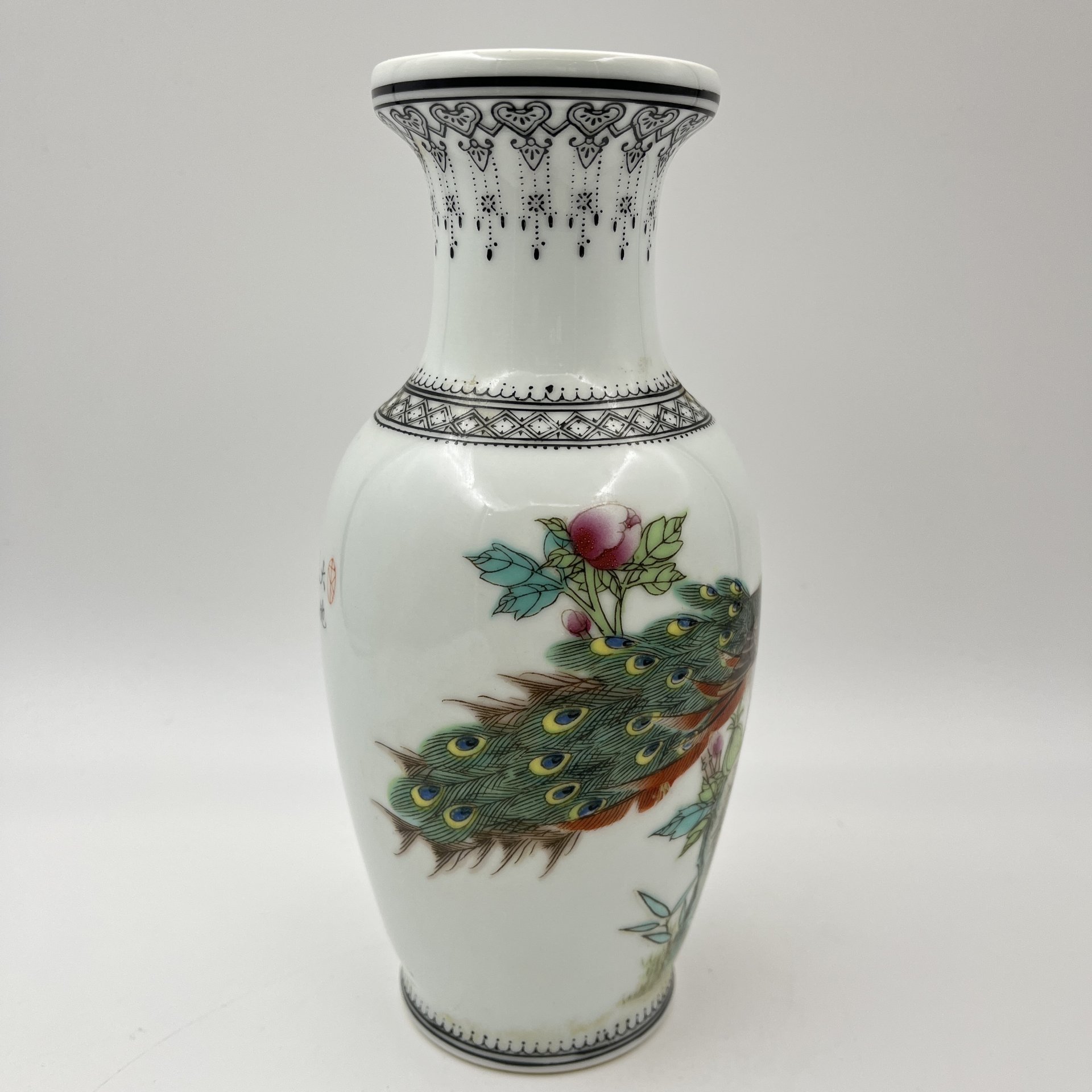 Ваза миниатюрная "Павлин и пионы"