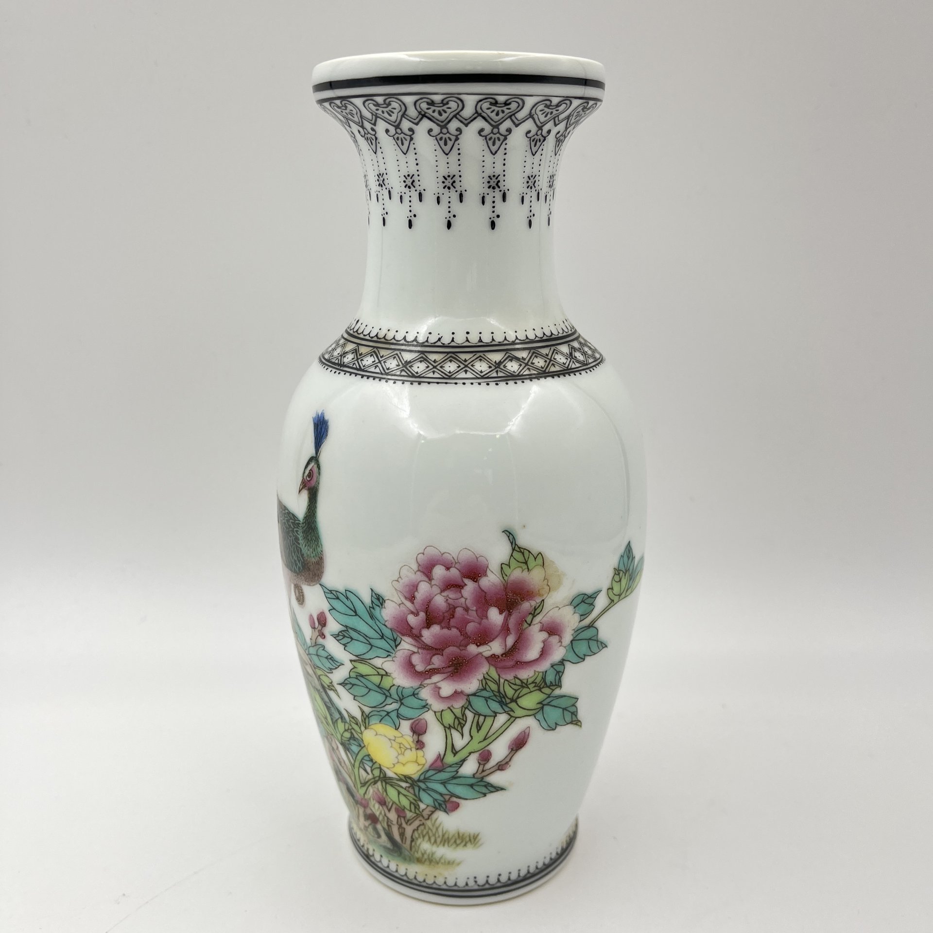 Ваза миниатюрная "Павлин и пионы"