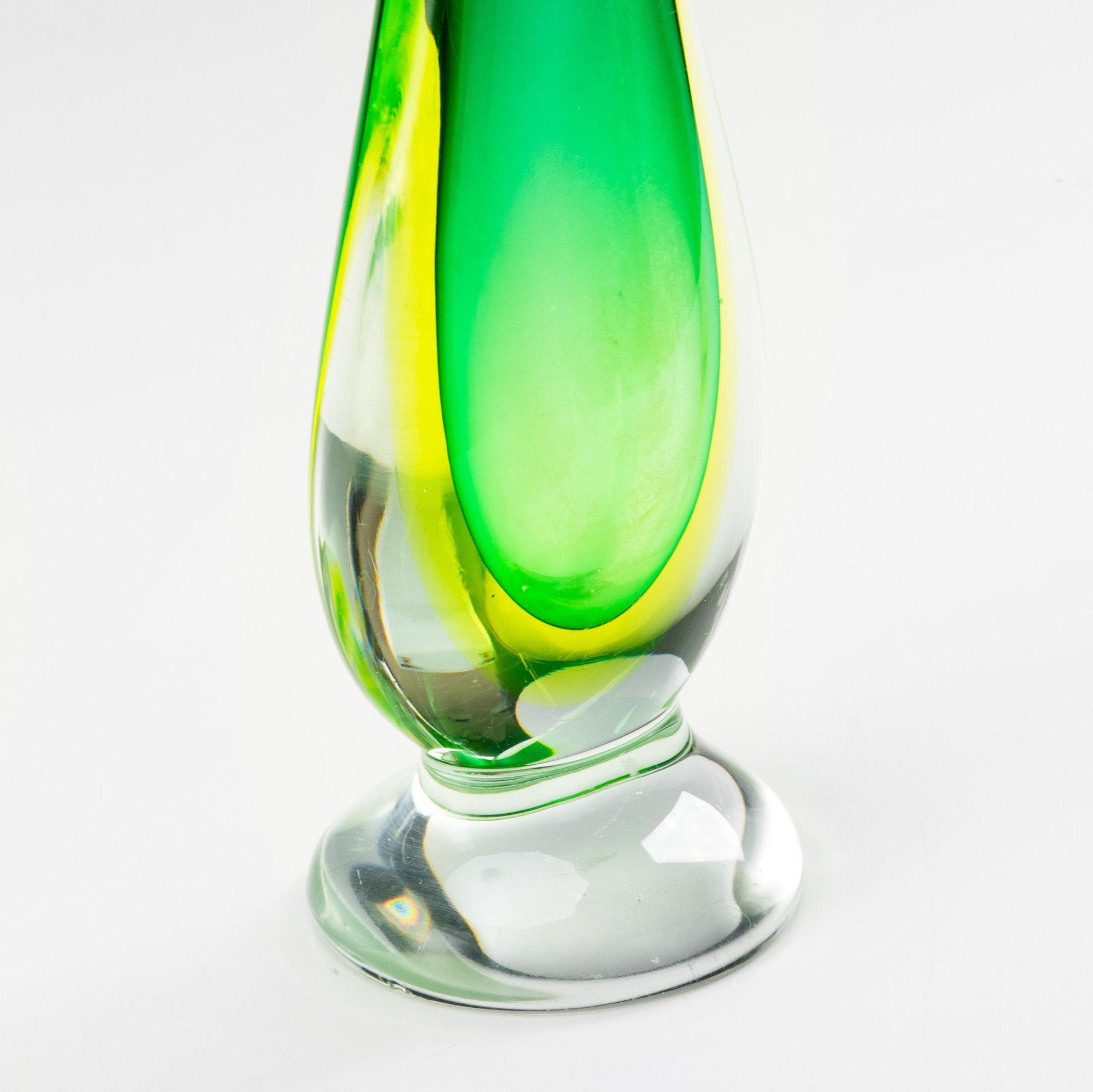 Ваза насыщенного изумрудного цвета Vitreria Artistica Oball , Murano, стекло, в технике Sommerso, Италия, 1950-1960 гг.