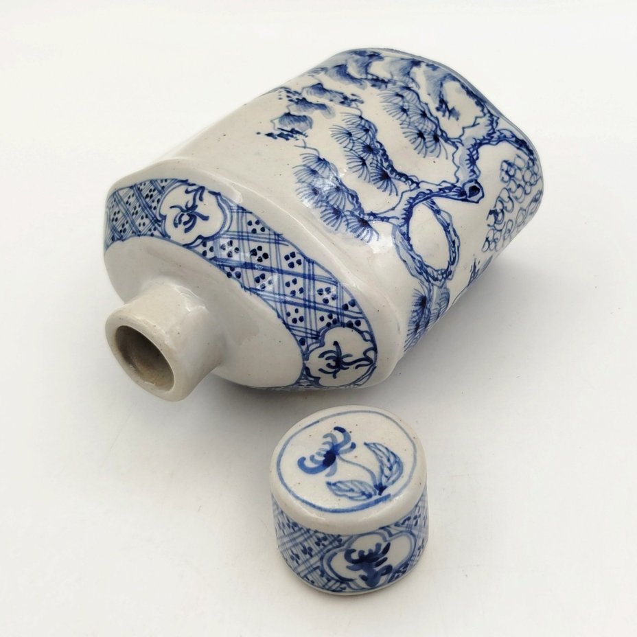 Флакон фигурный с пейзажным декором, фаянс, роспись, Азия, 1970-1990 гг.
