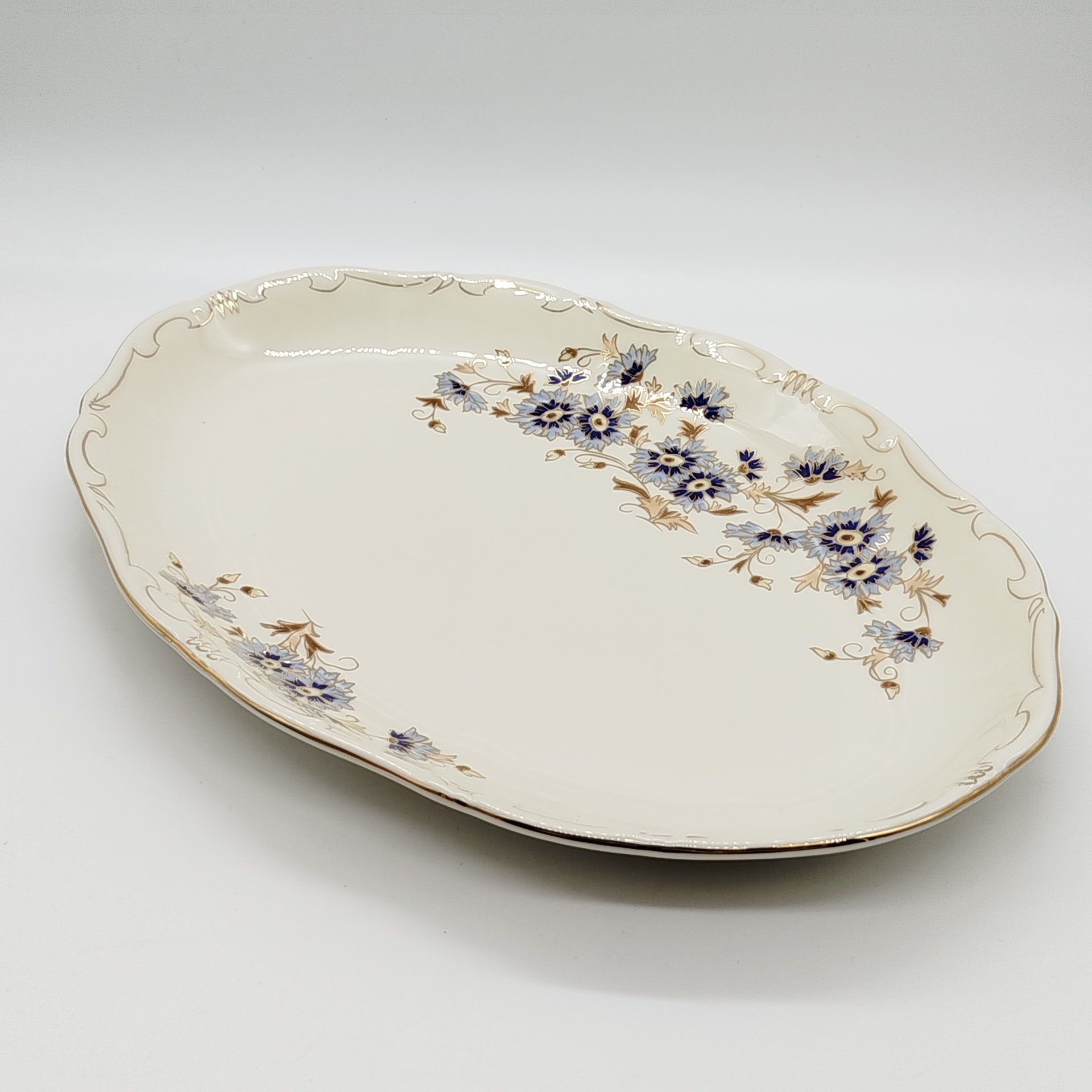 Блюдо сервировочное цвета слоновой кости (айвори) из сервиза "Cornflower" ("Василек"), Zsolnay