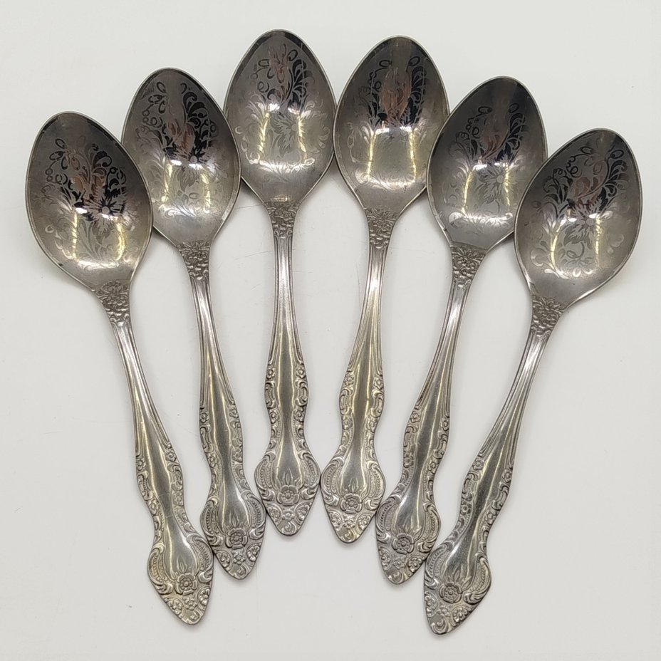 Набор из 6 столовых ложек, украшенных растительным декором, нержавеющая сталь, Павловский завод художественных металлоизделий им. С.М. Кирова, СССР, 1970-1990 гг.