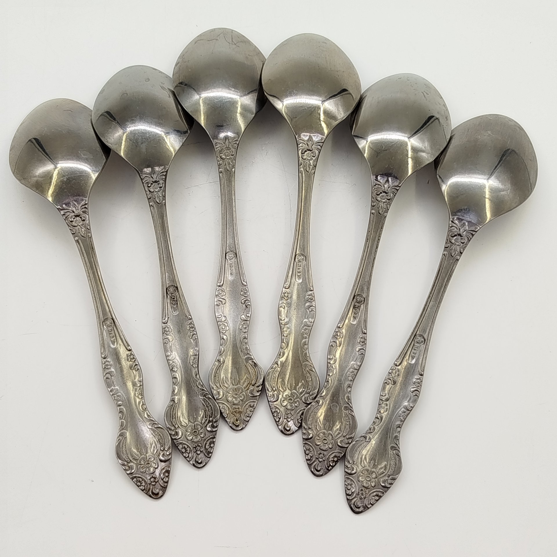Набор из 6 столовых ложек, украшенных растительным декором, нержавеющая сталь, Павловский завод художественных металлоизделий им. С.М. Кирова, СССР, 1970-1990 гг.