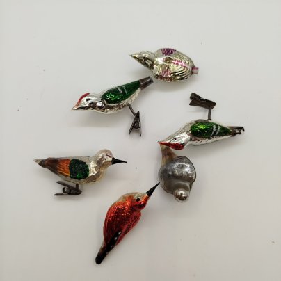 Набор из шести ёлочных игрушек в виде птиц, стекло, металл, ГДР, 1950-1980 гг.