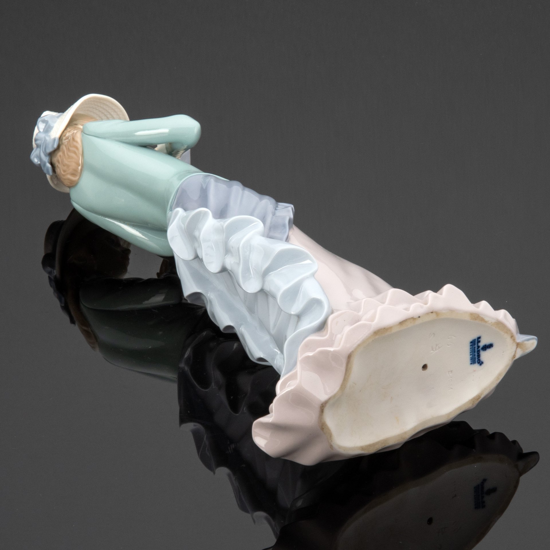 Статуэтка "Девушка с книгой", фарфор, Lladro, Испания, 1974-1977 гг., Lladro