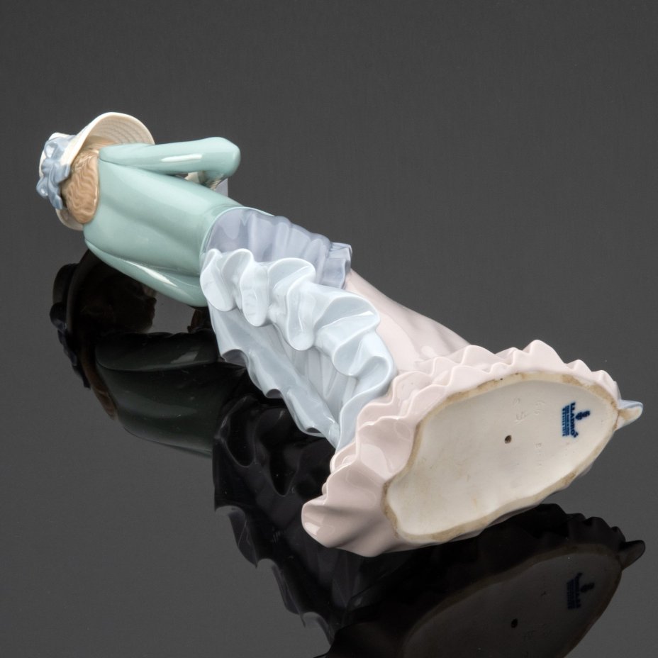 Статуэтка "Девушка с книгой", фарфор, Lladro, Испания, 1974-1977 гг., Lladro