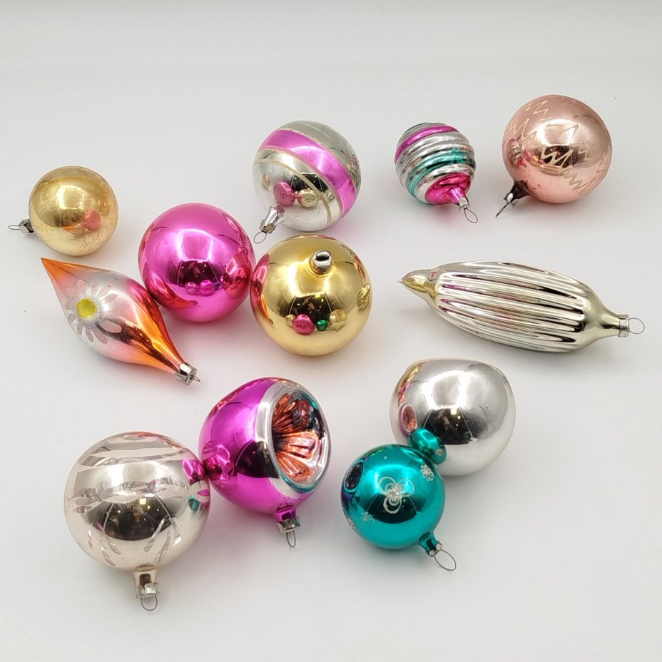 Набор из 12-ти ёлочных игрушек разной формы и размера, стекло, роспись, металл, СССР, 1960-1980 гг.