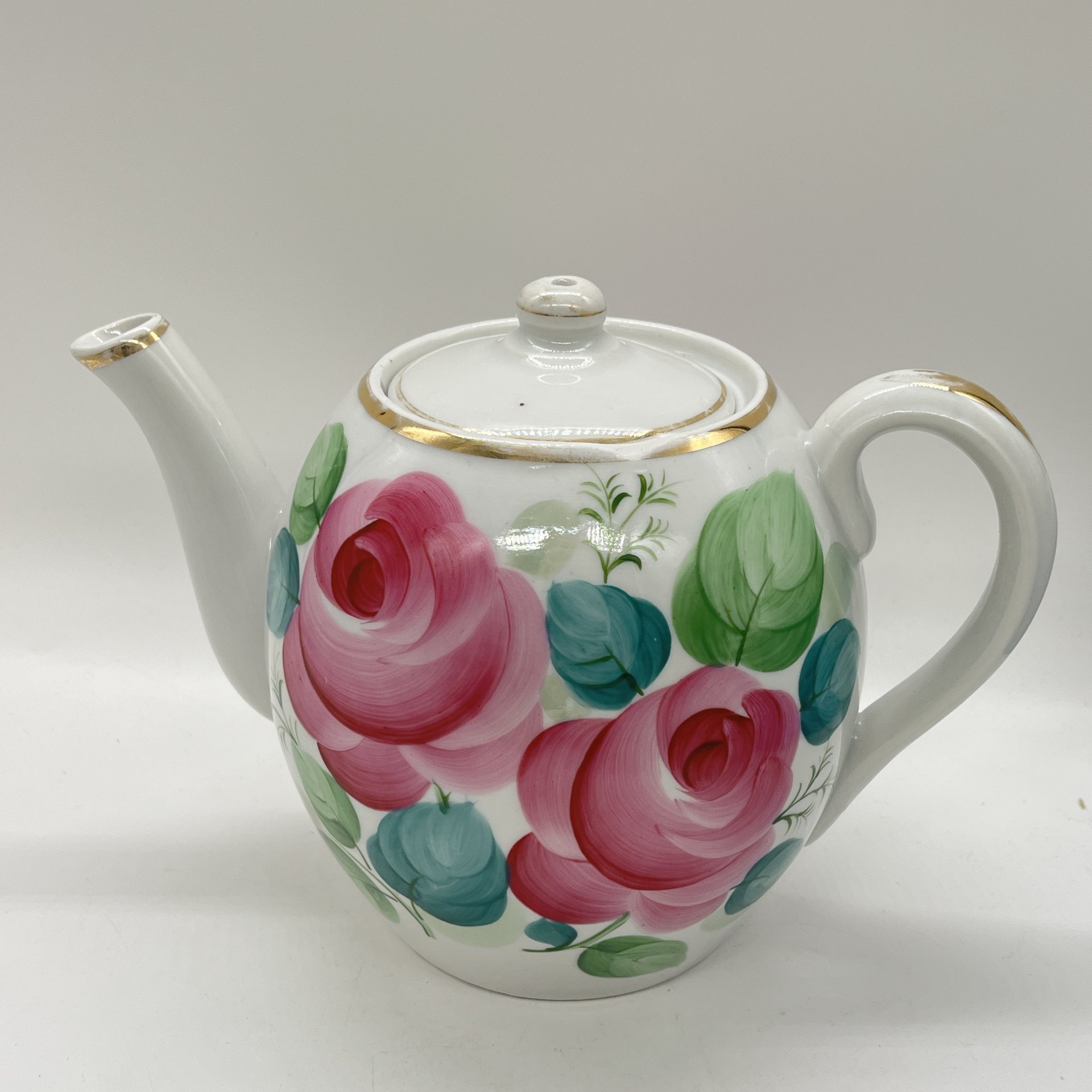Чайник заварочный с расписным цветочным декором, фарфор, роспись, золочение, Кузяевский фарфоровый завод, СССР, 1963-1991 гг.