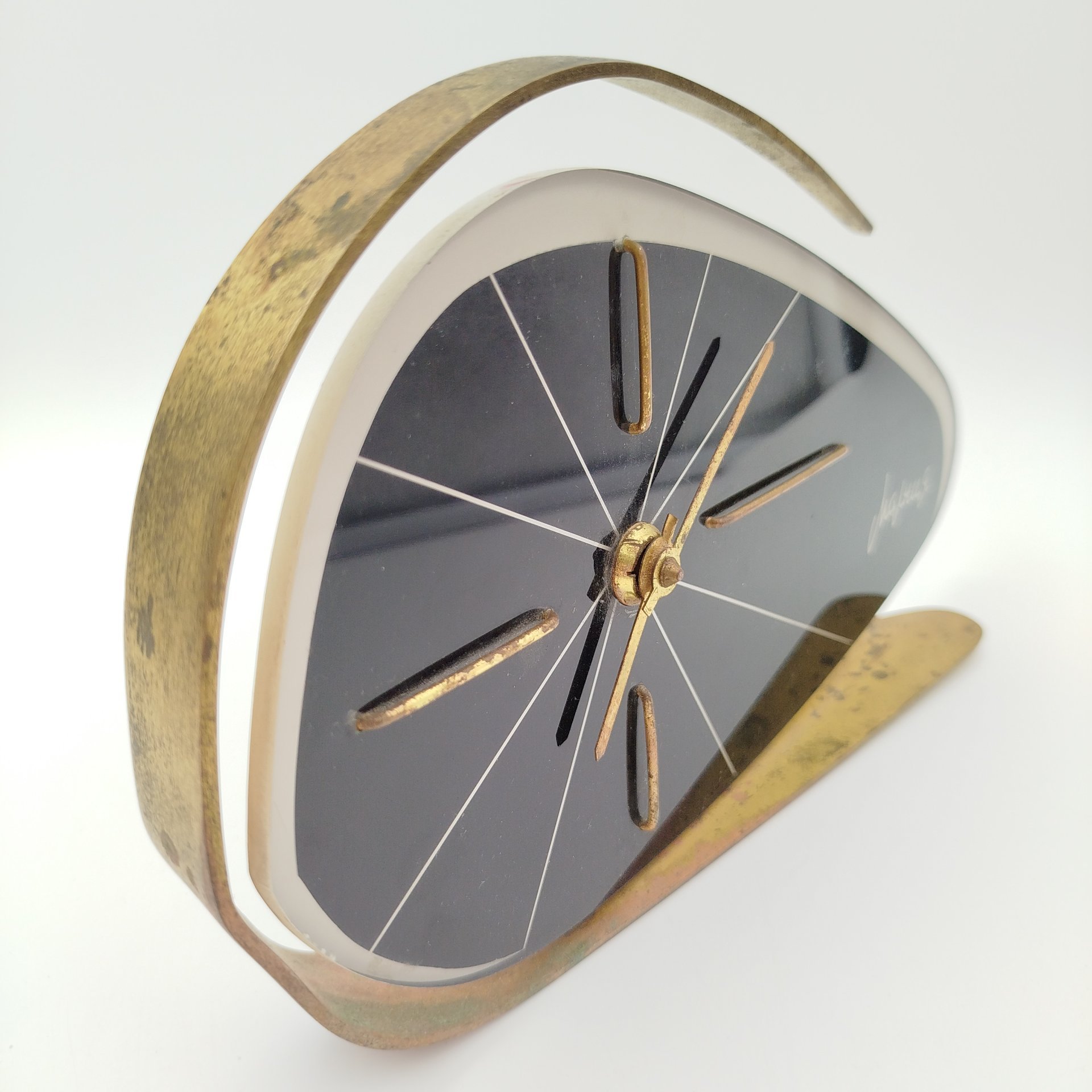 Часы настольные "Спутник", металл, полимерный матерал, Челябинский часовой завод «Молния», СССР, 1960-1980 гг.