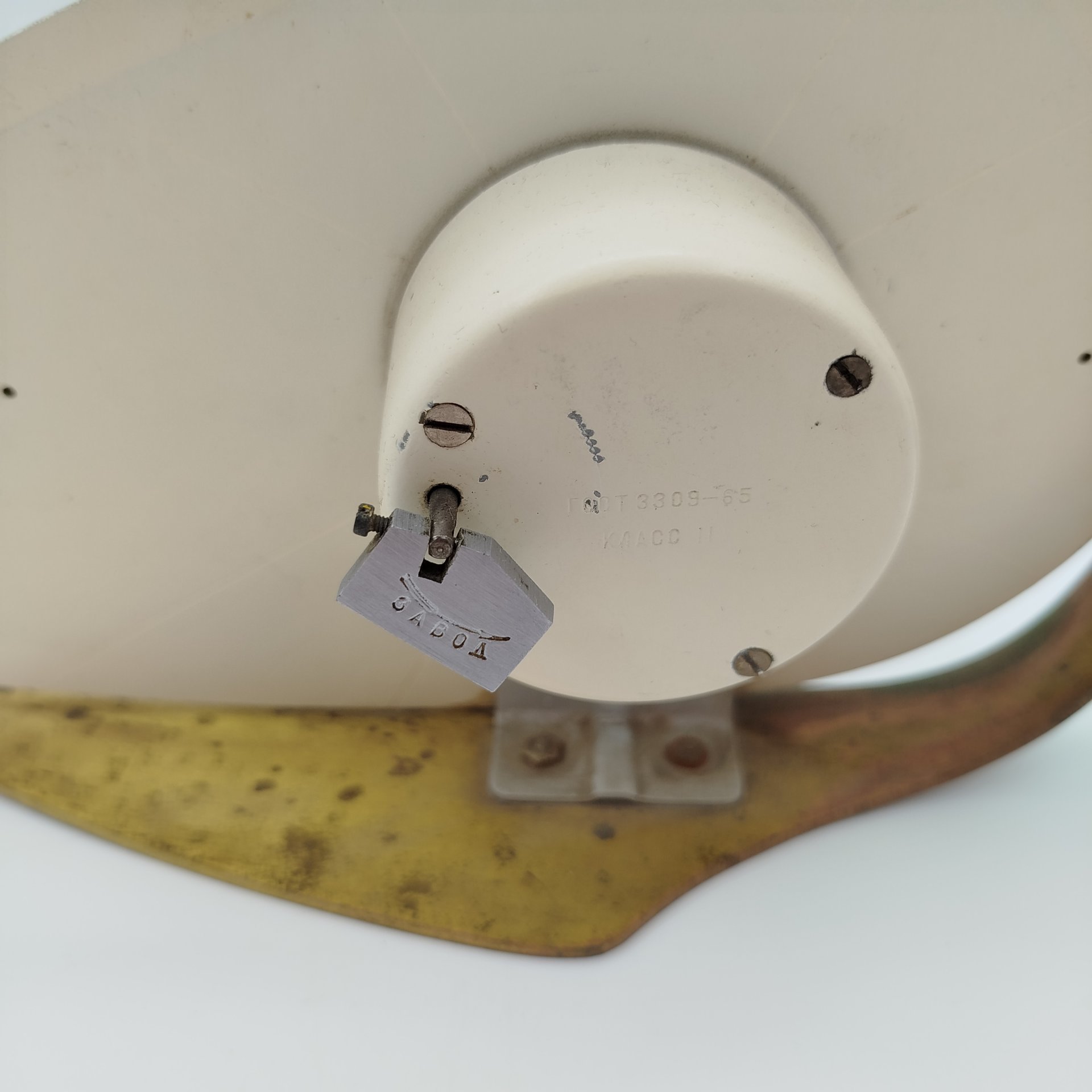 Часы настольные "Спутник", металл, полимерный матерал, Челябинский часовой завод «Молния», СССР, 1960-1980 гг.