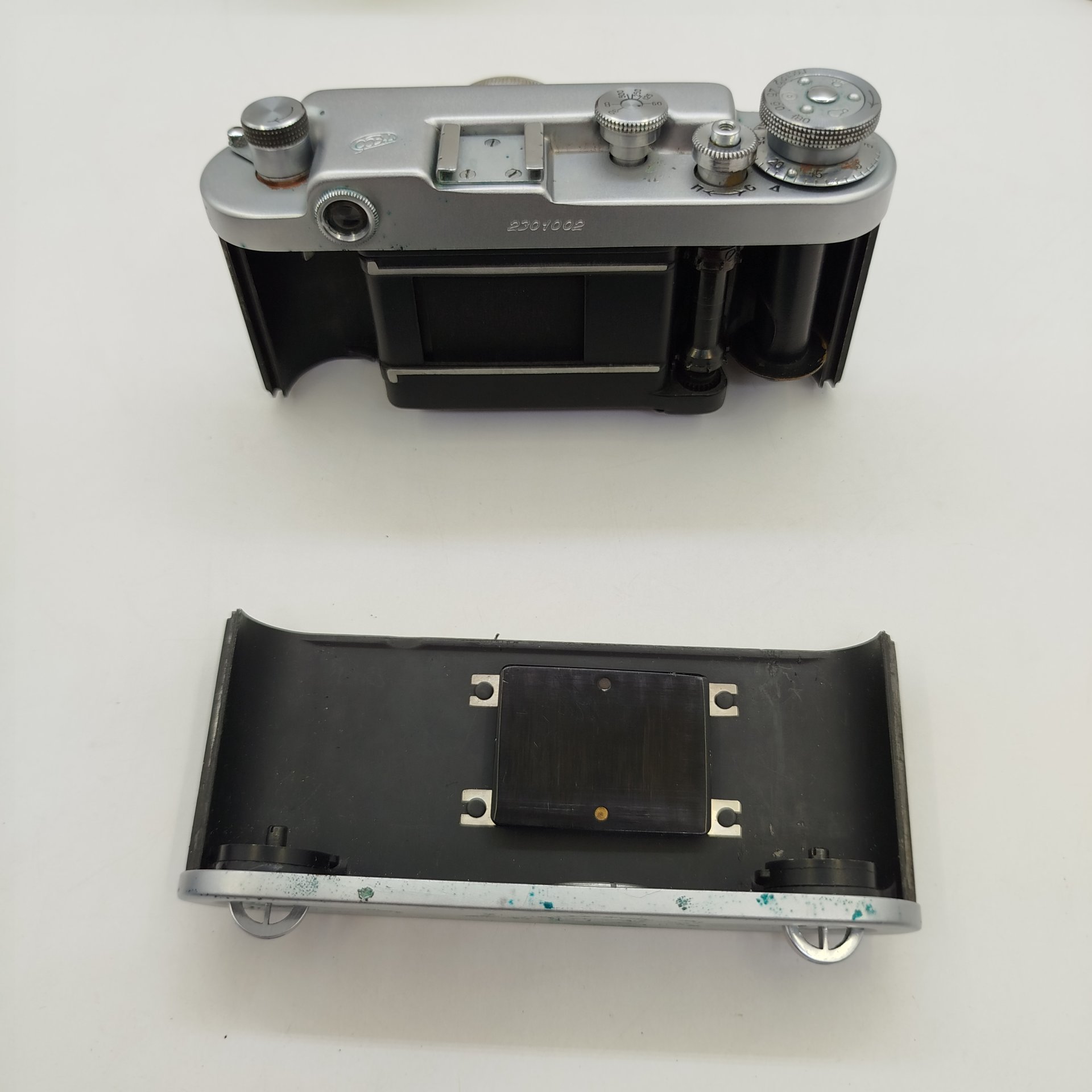 Фотоаппарат пленочный "ФЭД-2" с объективом "Индустар-26м" в оригинальном кофре, металл, стекло, кожа, Харьковский машиностроительный завод им. Дзержинского (ФЭД), СССР, 1955-1970 гг.