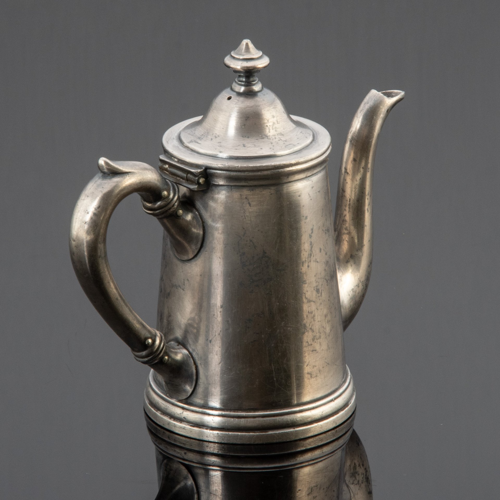Кофейник миниатюрный с монограммой "J.D", Arthur Krupp
