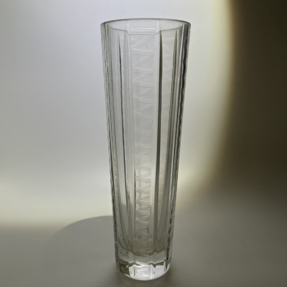 Ваза "Вертикальные полосы", автор Л.О. Юрген, хрусталь, алмазная грань, Ленинградский завод художественного стекла (ЛЗХС), СССР, 1960-1980 гг.
