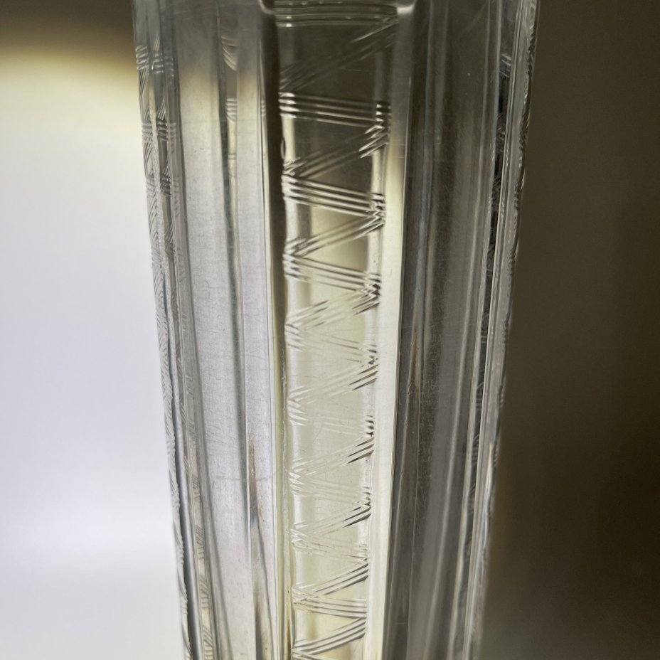 Ваза "Вертикальные полосы", автор Л.О. Юрген, хрусталь, алмазная грань, Ленинградский завод художественного стекла (ЛЗХС), СССР, 1960-1980 гг.