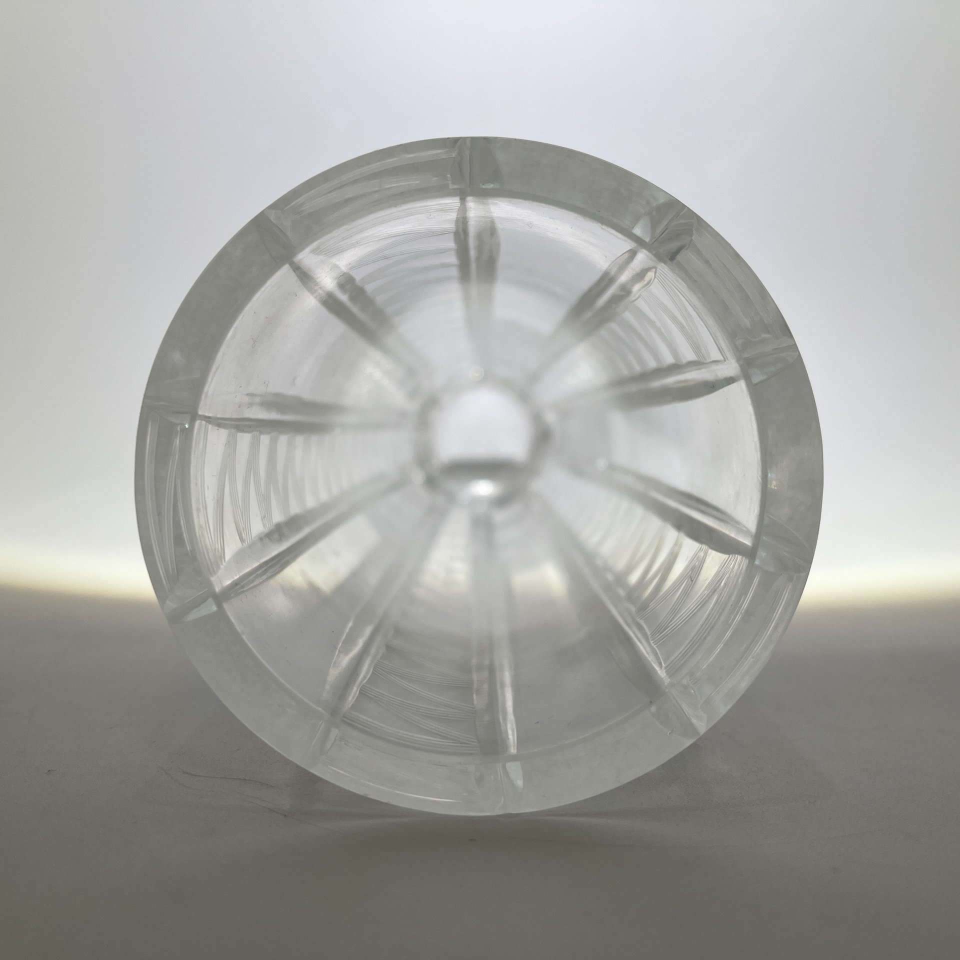 Ваза "Вертикальные полосы", автор Л.О. Юрген, хрусталь, алмазная грань, Ленинградский завод художественного стекла (ЛЗХС), СССР, 1960-1980 гг.