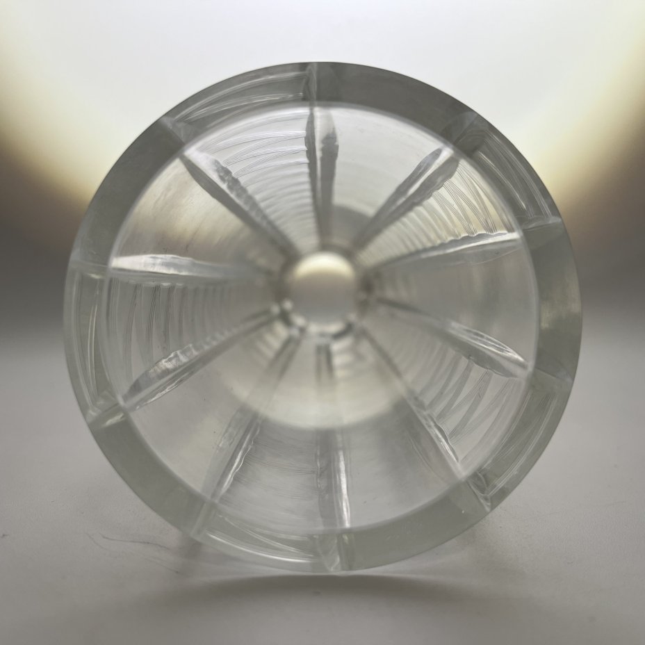 Ваза "Вертикальные полосы", автор Л.О. Юрген, хрусталь, алмазная грань, Ленинградский завод художественного стекла (ЛЗХС), СССР, 1960-1980 гг.