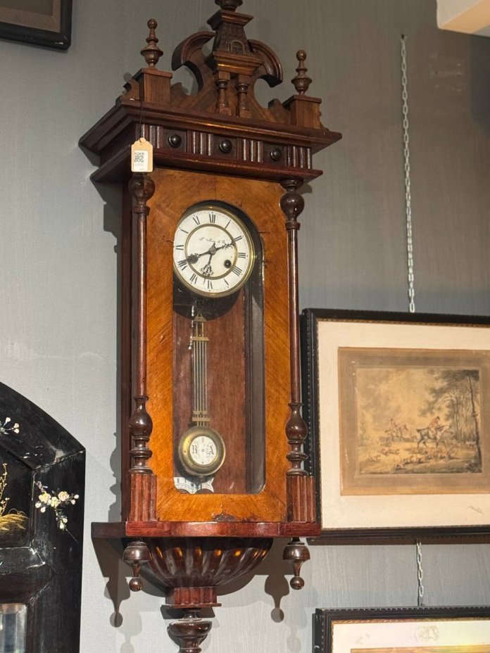 Часы настенные, фирма "Генри Мозер и Ко" (Henry Moser & cie), дерево, металл, стекло, Швейцария, 1900-1920 гг.
