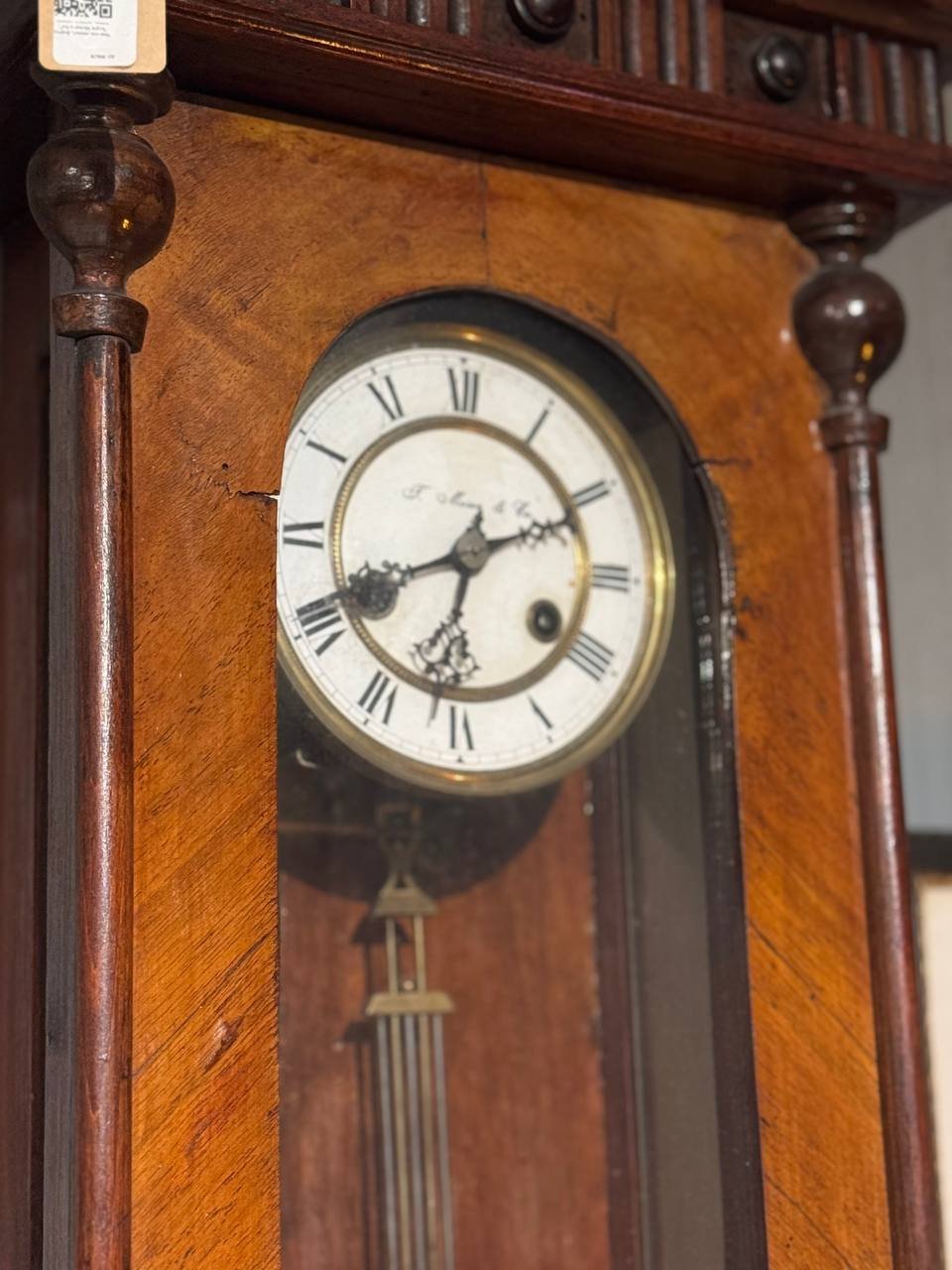 Часы настенные, фирма "Генри Мозер и Ко" (Henry Moser & cie), дерево, металл, стекло, Швейцария, 1900-1920 гг.
