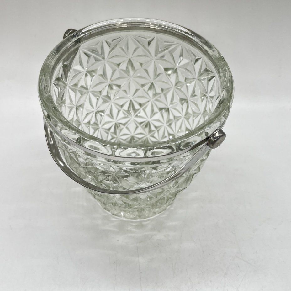 Конфетница в виде ведерка с ручкой