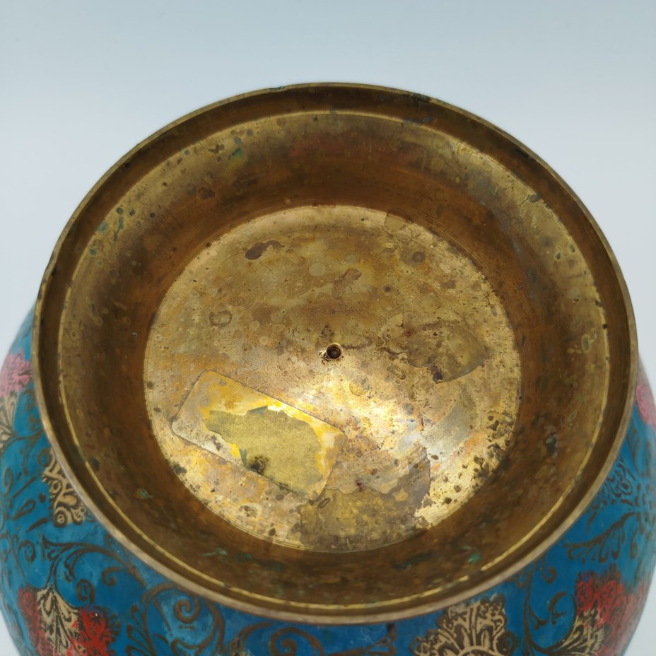 Конфетница в восточном стиле, украшенная изображением павлина, латунь, холодные эмали, Индия, 1970-1990 гг.