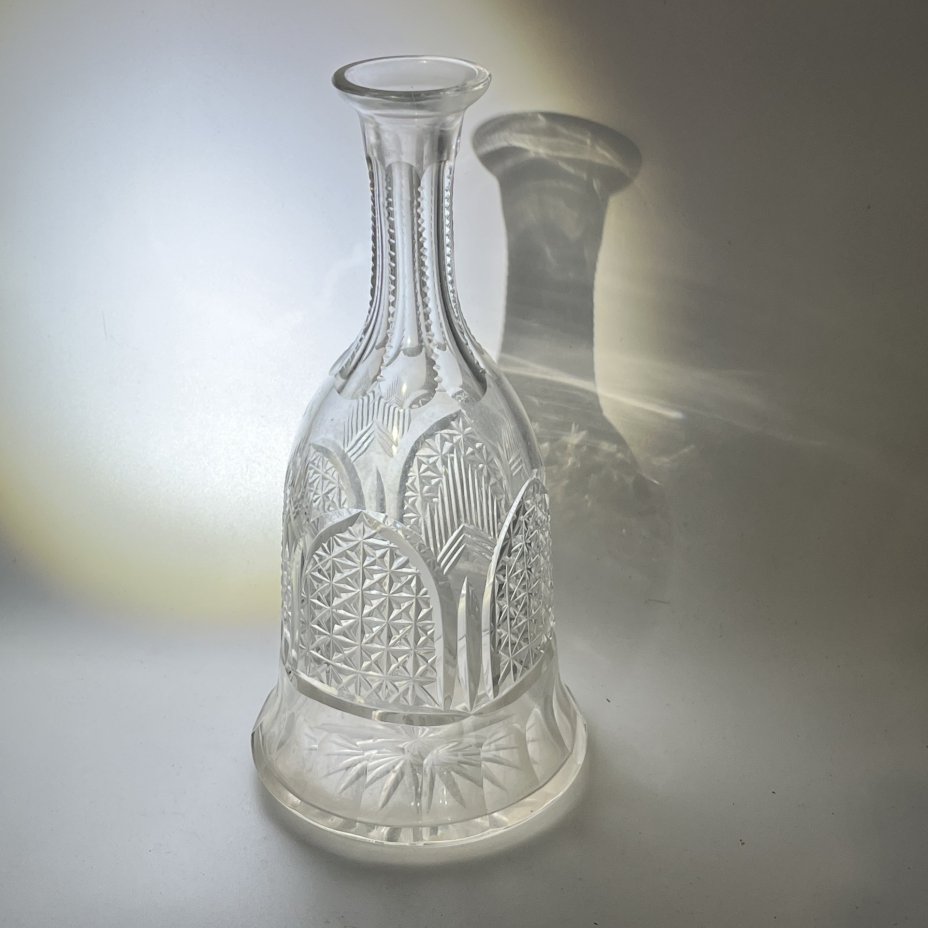 Графин колоковидной формы с резным геометрическим декором, хрусталь, алмазная  грань, СССР, 1970-1990 гг.