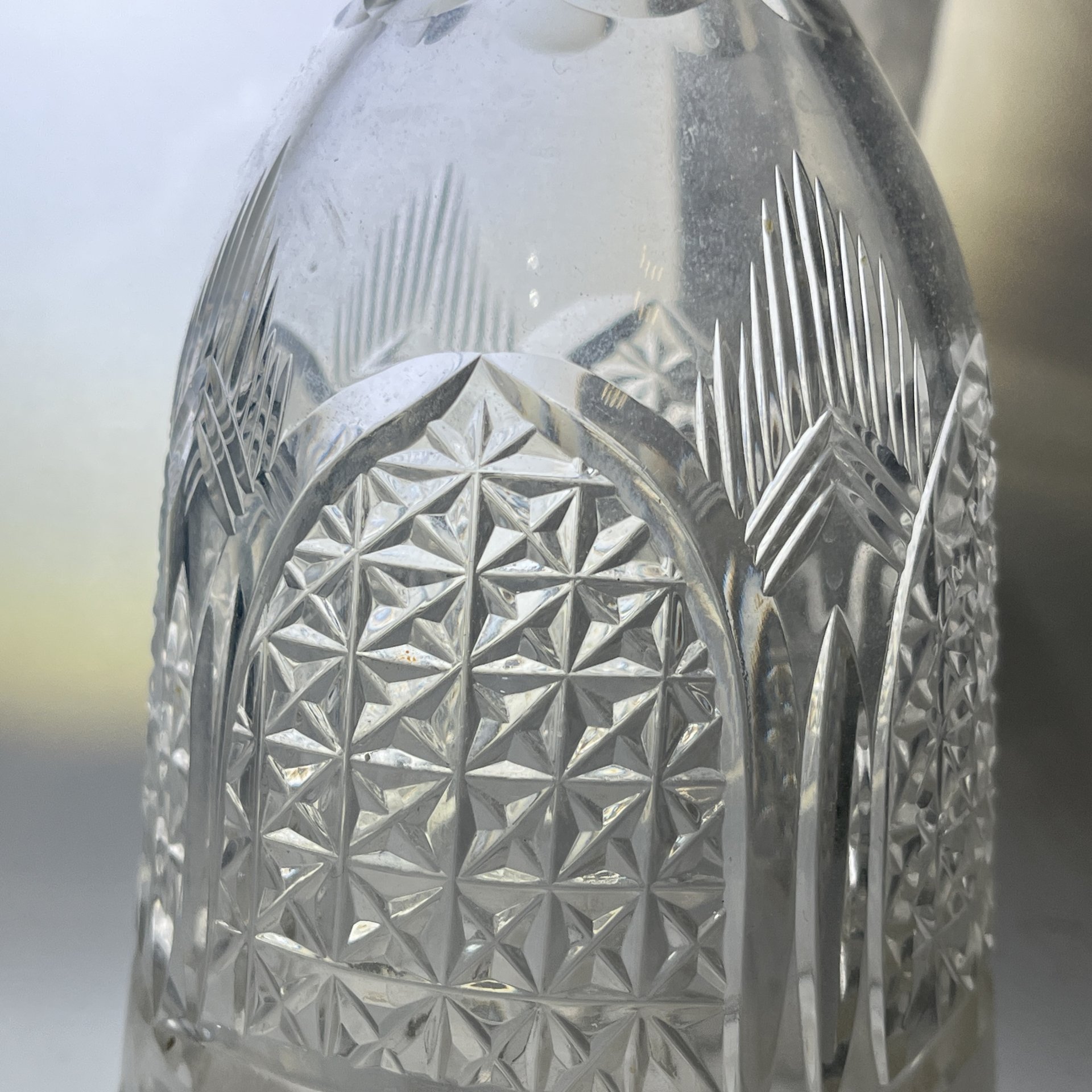 Графин колоковидной формы с резным геометрическим декором, хрусталь, алмазная  грань, СССР, 1970-1990 гг.