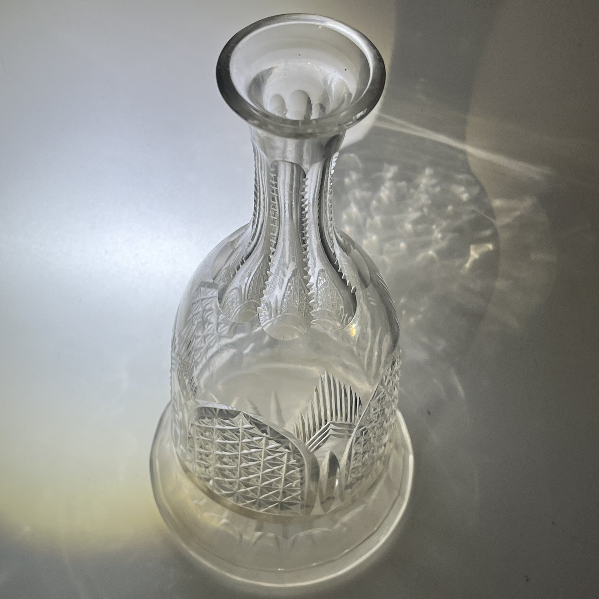Графин колоковидной формы с резным геометрическим декором, хрусталь, алмазная  грань, СССР, 1970-1990 гг.