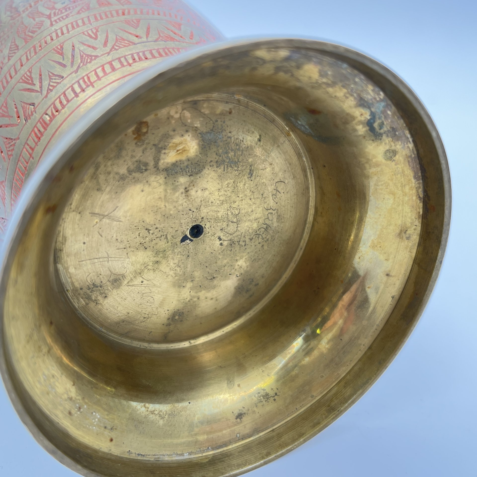 Ваза в восточном стиле с растительным декором, латунь, холодные эмали, гравировка, Индия, 1970-1990 гг.