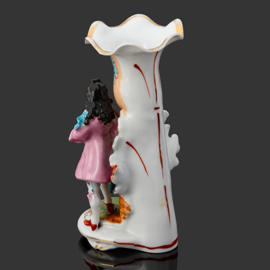 Ваза для небольшого букета в виде галантного кавалера, одетого по моде XVIII века