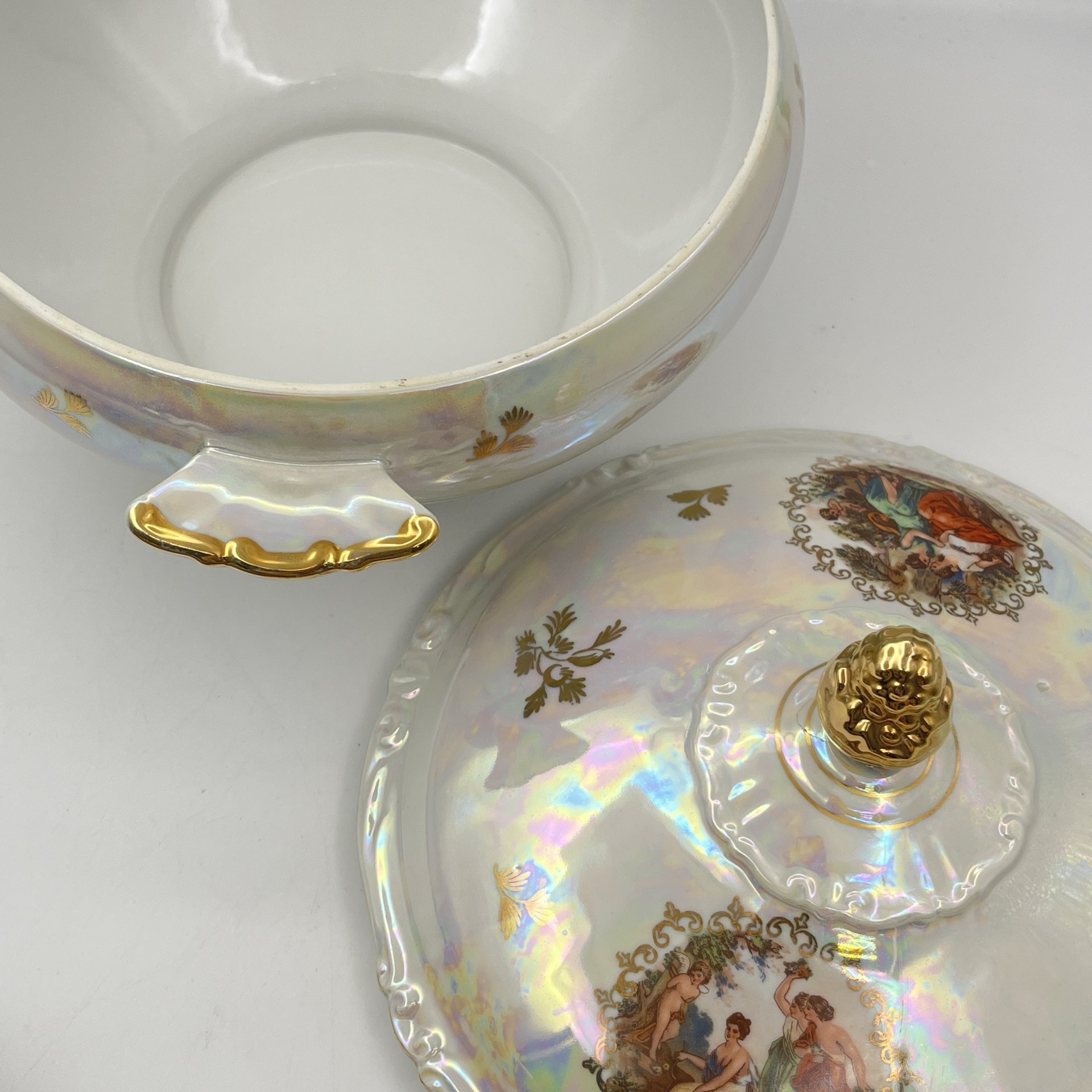 Супница "Мадонна", фарфор, деколь, люстр, золочение, Kahla, ГДР, 1960-1980 гг.