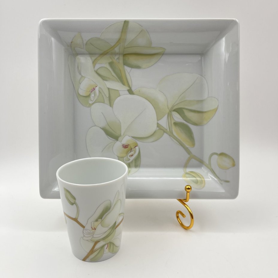 Набор сервировочный (блюдо, салфетница) с экзотическим цветочным декором, Yves Delorme&Philippe Deshoulieres, фарфор, деколь, Limoges, Франция, 1990-2010 гг.