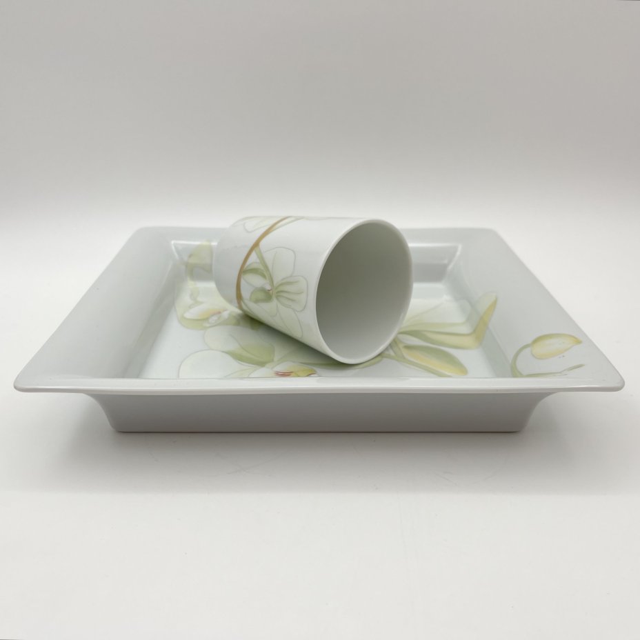 Набор сервировочный (блюдо, салфетница) с экзотическим цветочным декором, Yves Delorme&Philippe Deshoulieres, фарфор, деколь, Limoges, Франция, 1990-2010 гг.