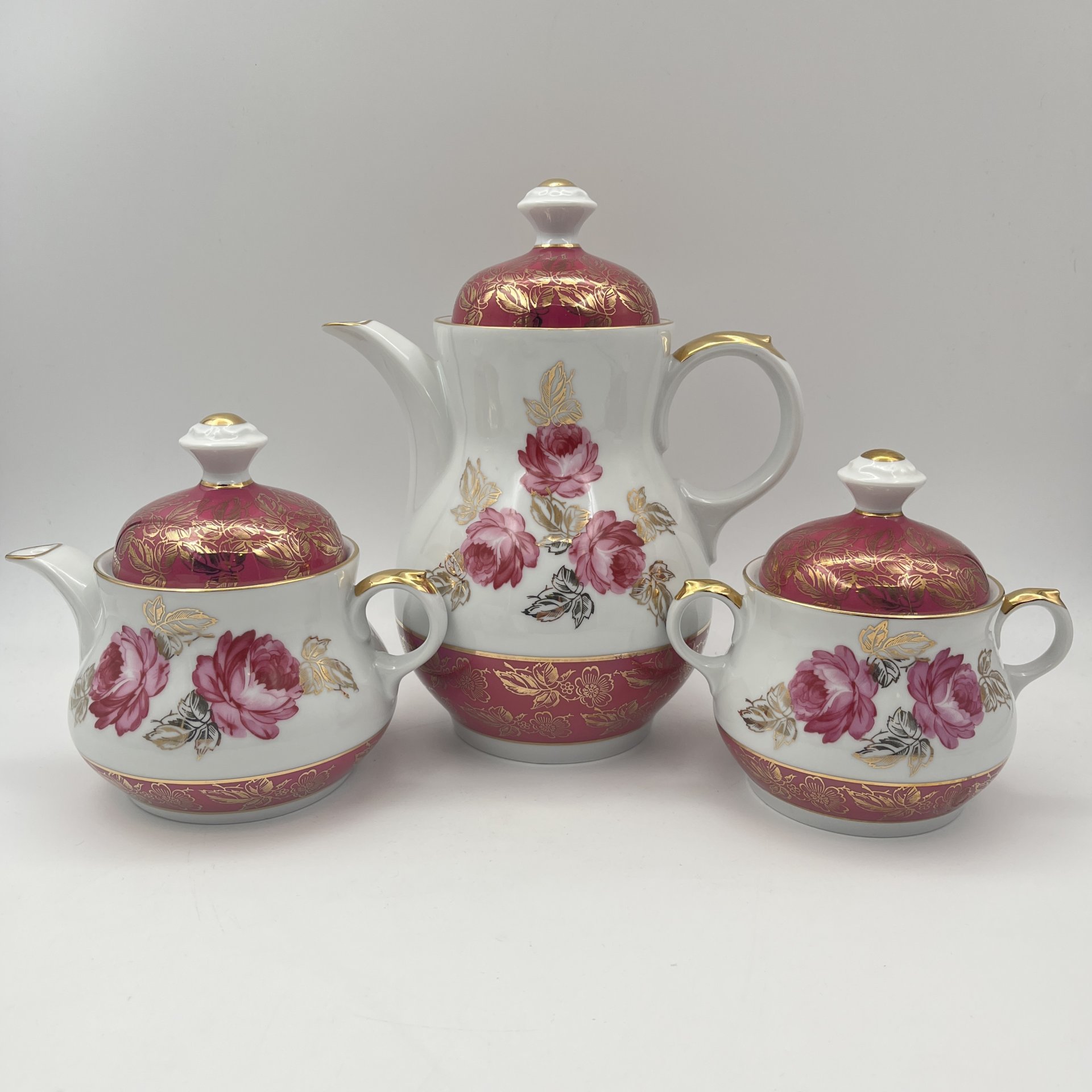 Сервиз чайный с цветочным декором на 5 персон (24 предмета), фарфор, крытье, люстр, деколь, золочение, Spezial Eisenberg Porzellan (SEP), ГДР, 1973-1976 гг.