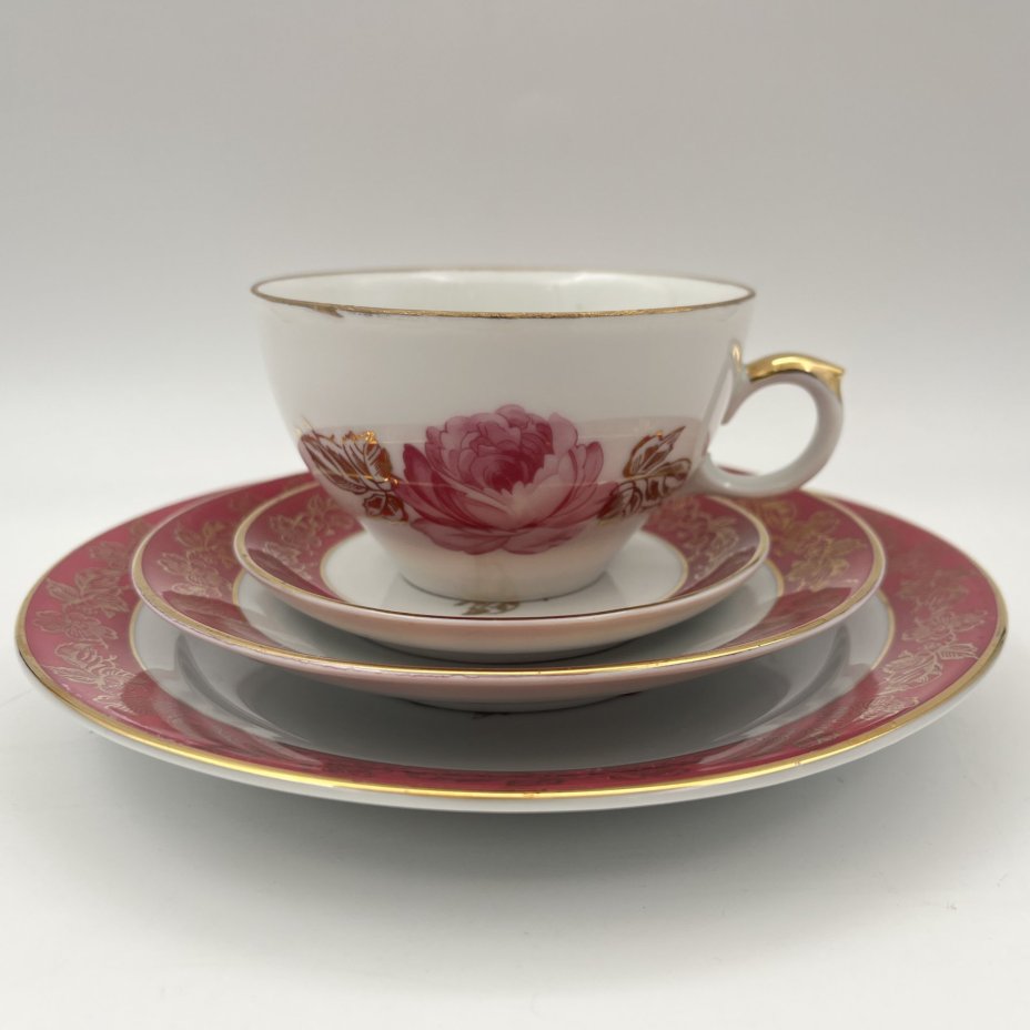 Сервиз чайный с цветочным декором на 5 персон (24 предмета), фарфор, крытье, люстр, деколь, золочение, Spezial Eisenberg Porzellan (SEP), ГДР, 1973-1976 гг.