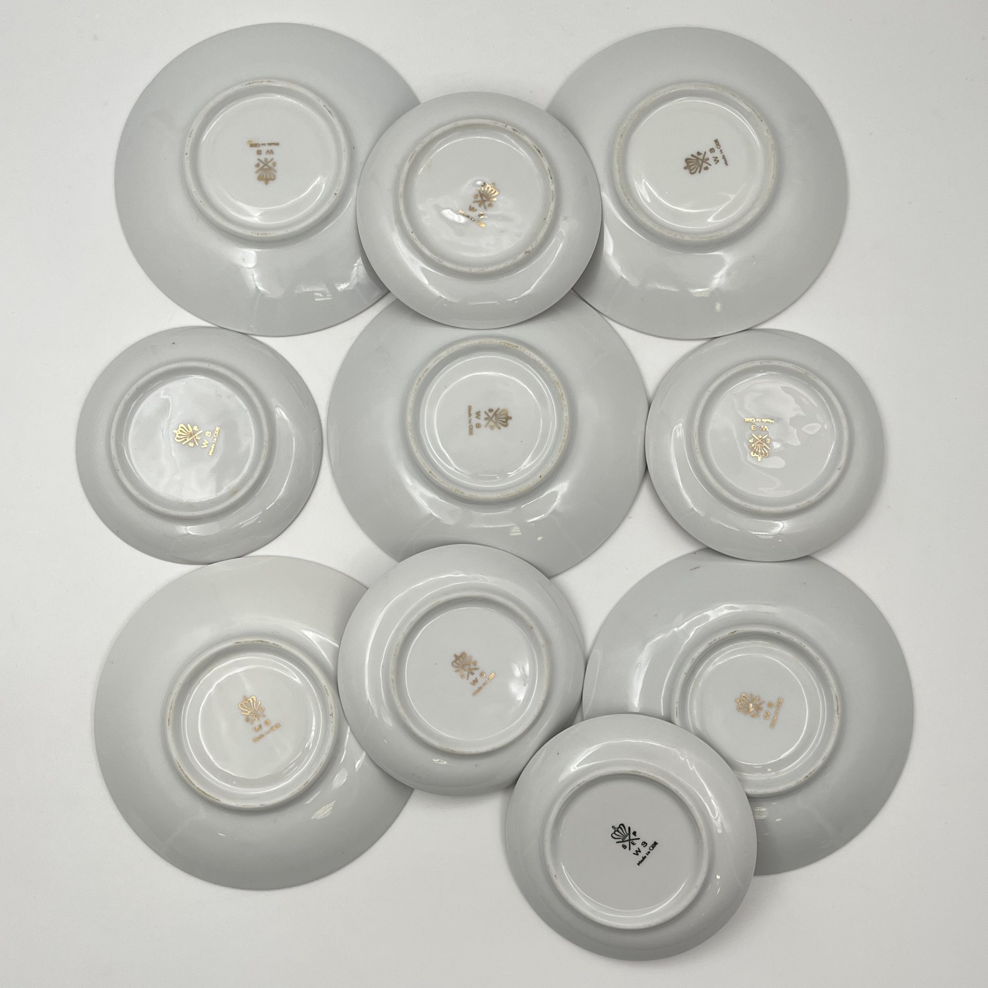 Сервиз чайный с цветочным декором на 5 персон (24 предмета), фарфор, крытье, люстр, деколь, золочение, Spezial Eisenberg Porzellan (SEP), ГДР, 1973-1976 гг.