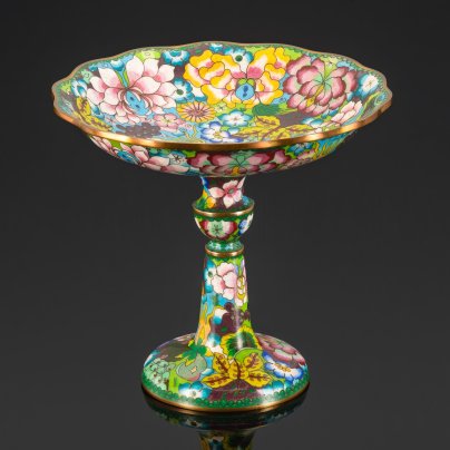 Фруктовница (ваза на ножке) с цветочно-растительным декором, выполненная в технике клуазоне, латунь, эмаль, Китай, 1940-1960 гг.