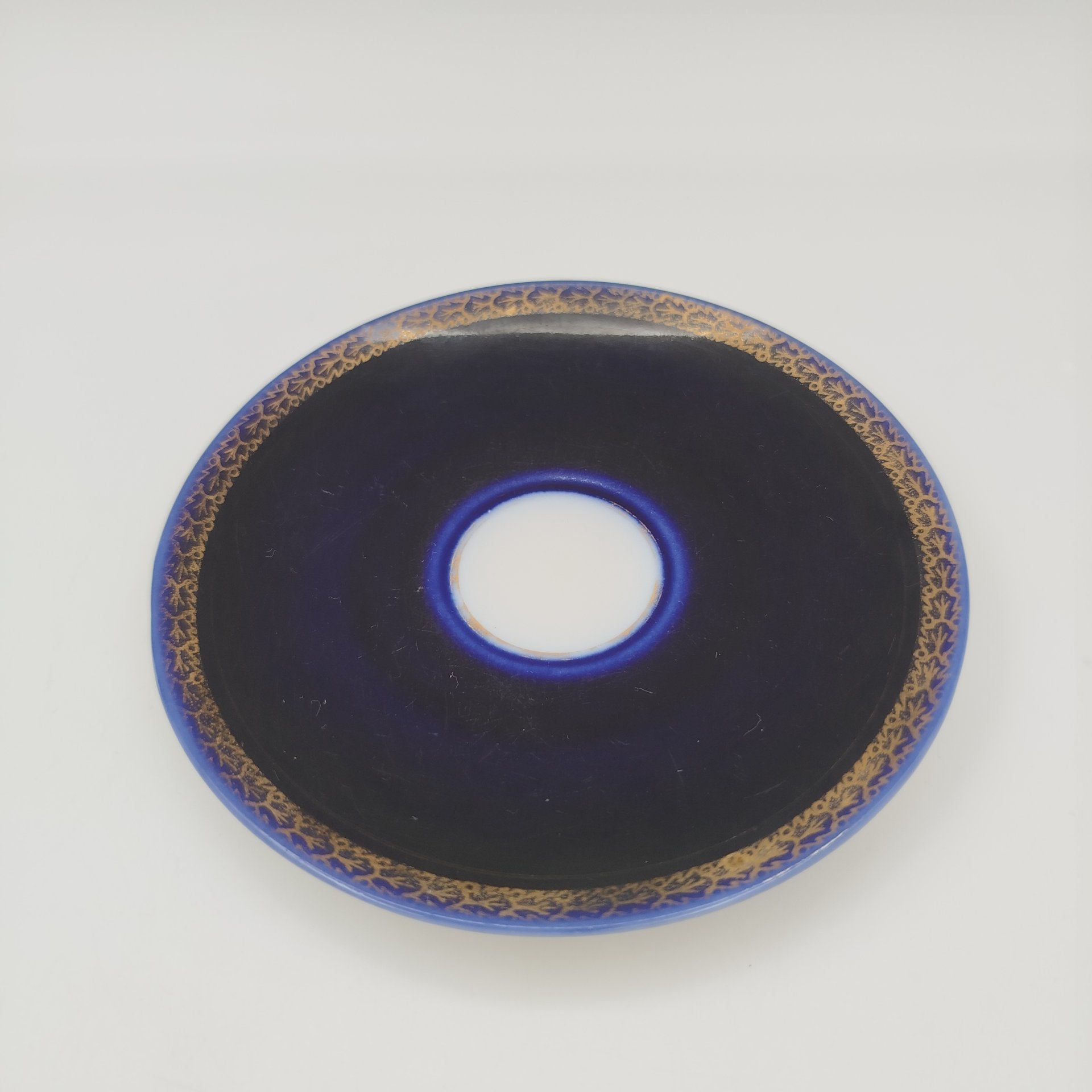 Кофейная пара кобальтого оттенка "Сочи", фарфор, крытье кобальтом, золочение, Ленинградский фарфоровый завод (ЛФЗ), СССР, 1970-1986 гг.