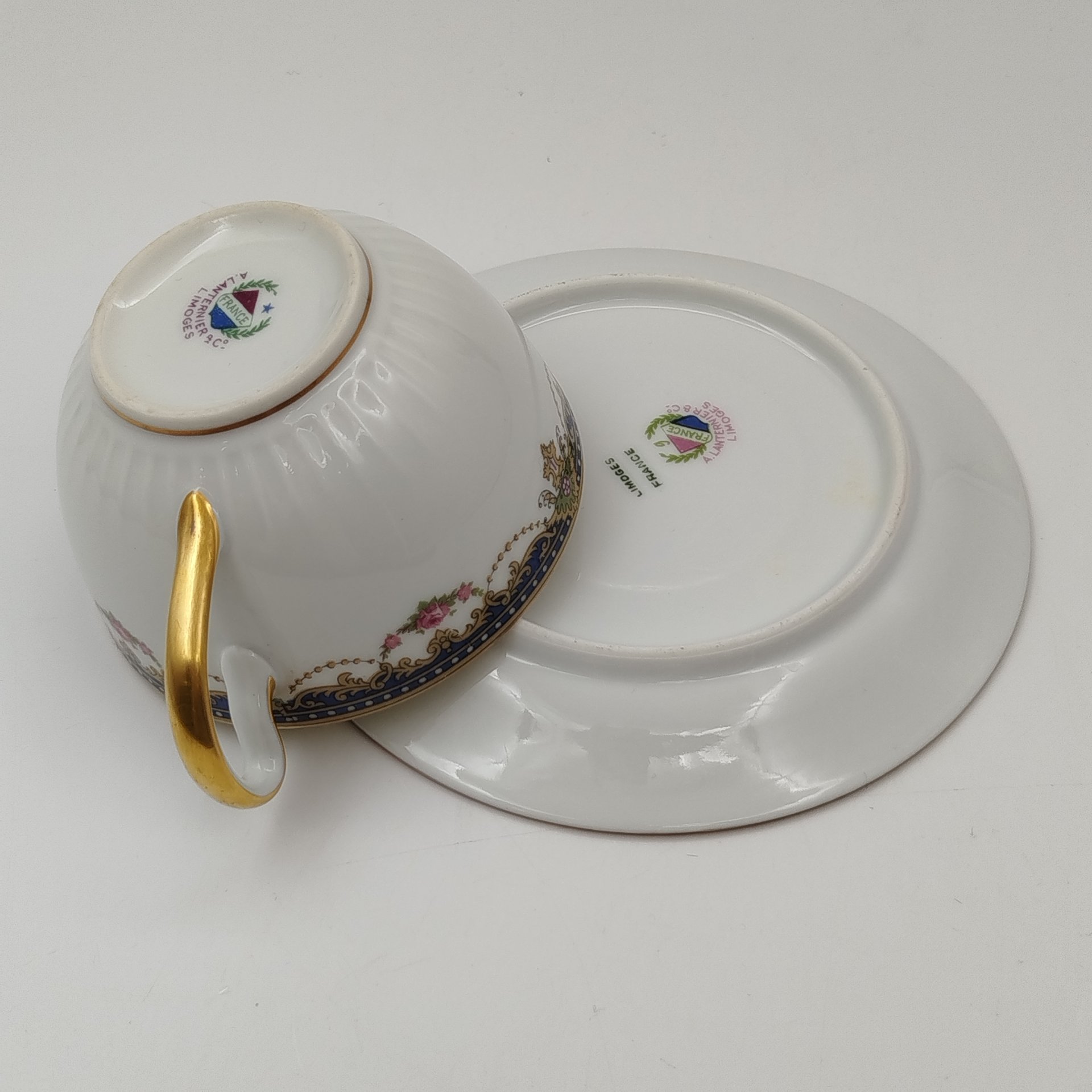 Пара чайная с орнаментальным декором, A. Lanternier & Cie,  Limoges, фарфор, деколь, золочение, Франция, 1918-1929 гг.