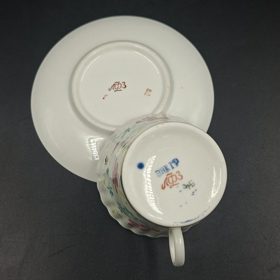 Пара кофейная "Комарики" (форма "Одуванчик"), фарфор, деколь, Ленинградский фарфоровый завод (ЛФЗ), Россия, 1970-1992 гг.