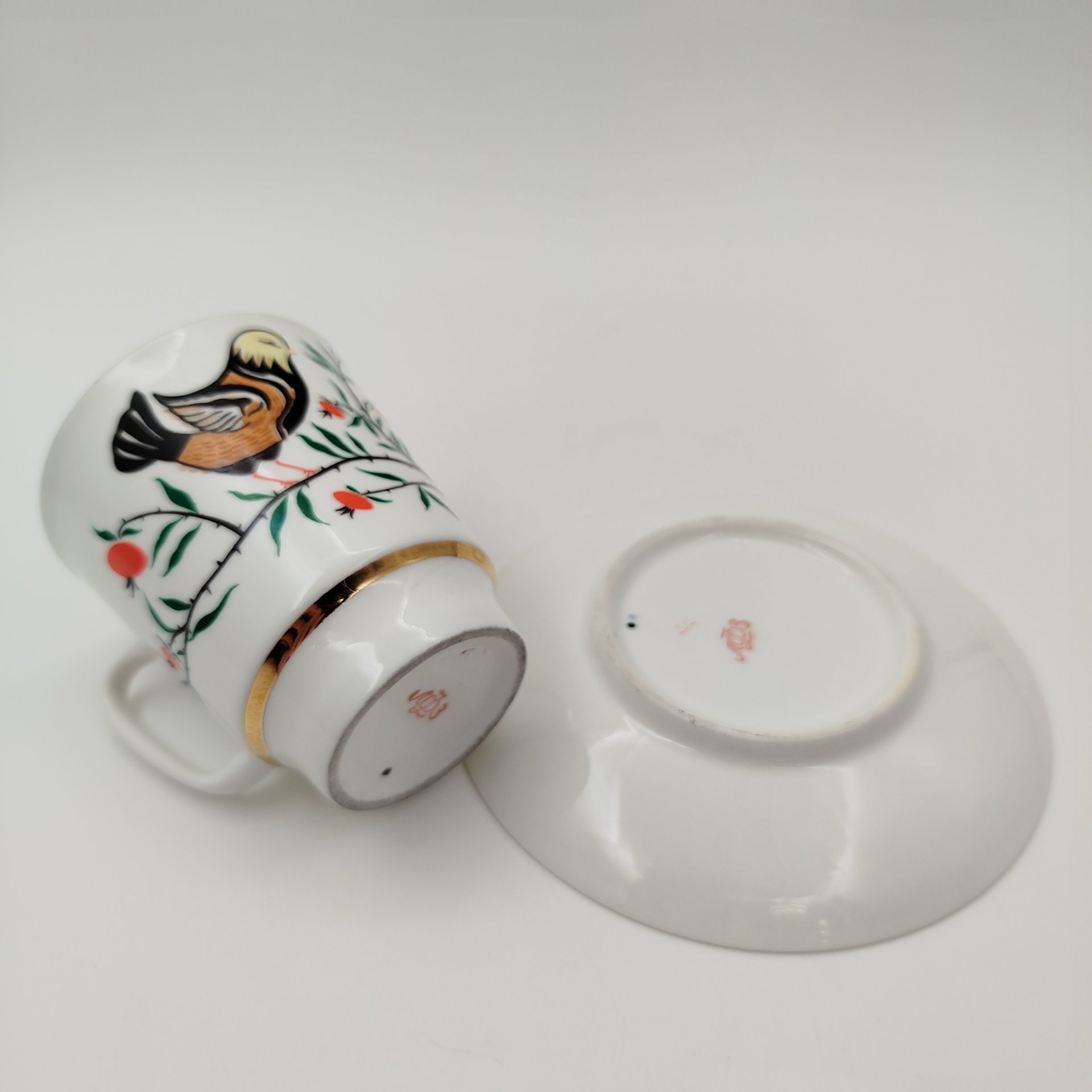 Пара кофейная "Птички", автор рисунка А.В. Щекатихина-Потоцкая, фарфор, деколь, золочение, Ленинградский фарфоровый завод (ЛФЗ), СССР, 1970-1986 гг.