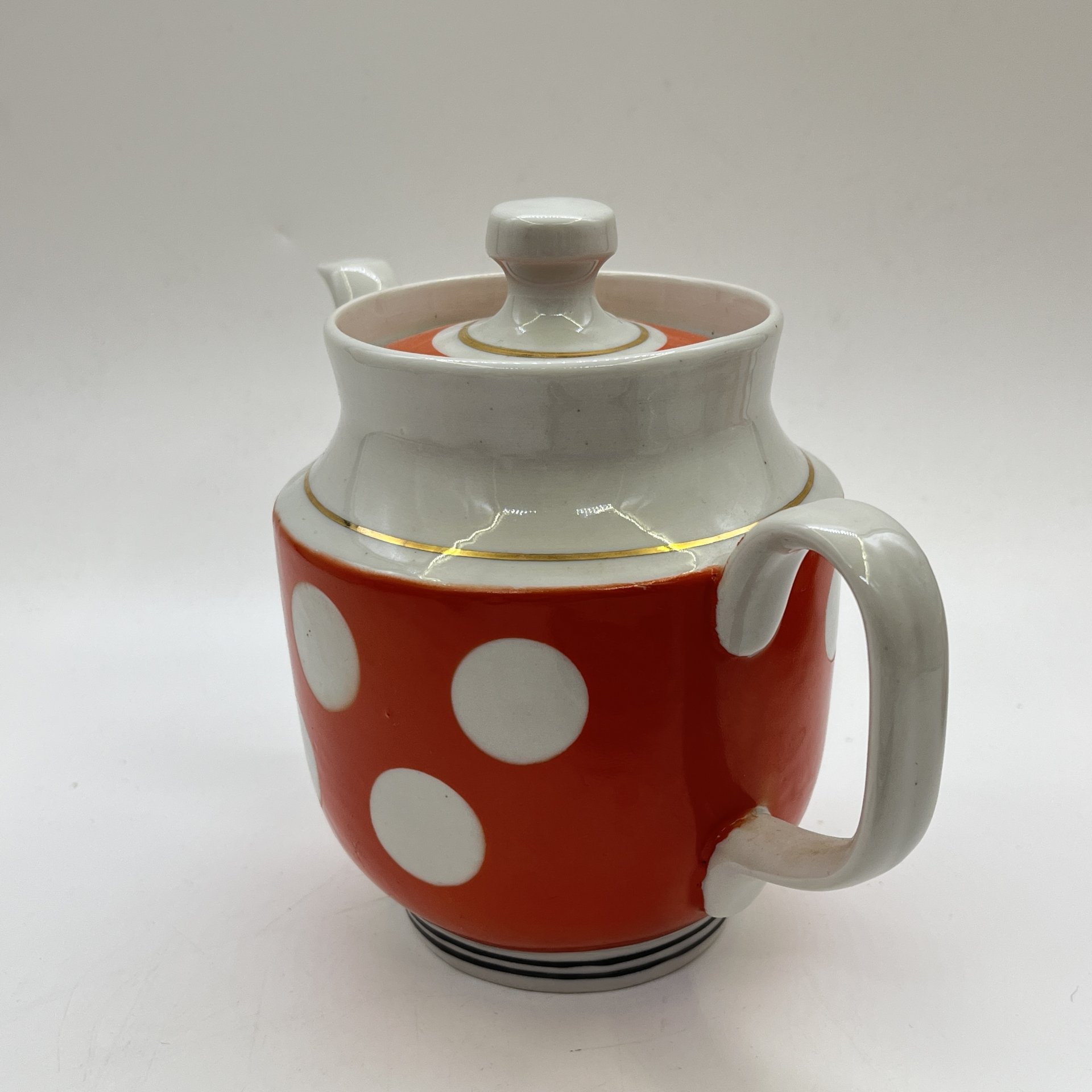 Чайник заварочный с декором в горох, фарфор, крытье, золочение, Довбышский фарфоровый завод (Довбыш), СССР, 1970 г.