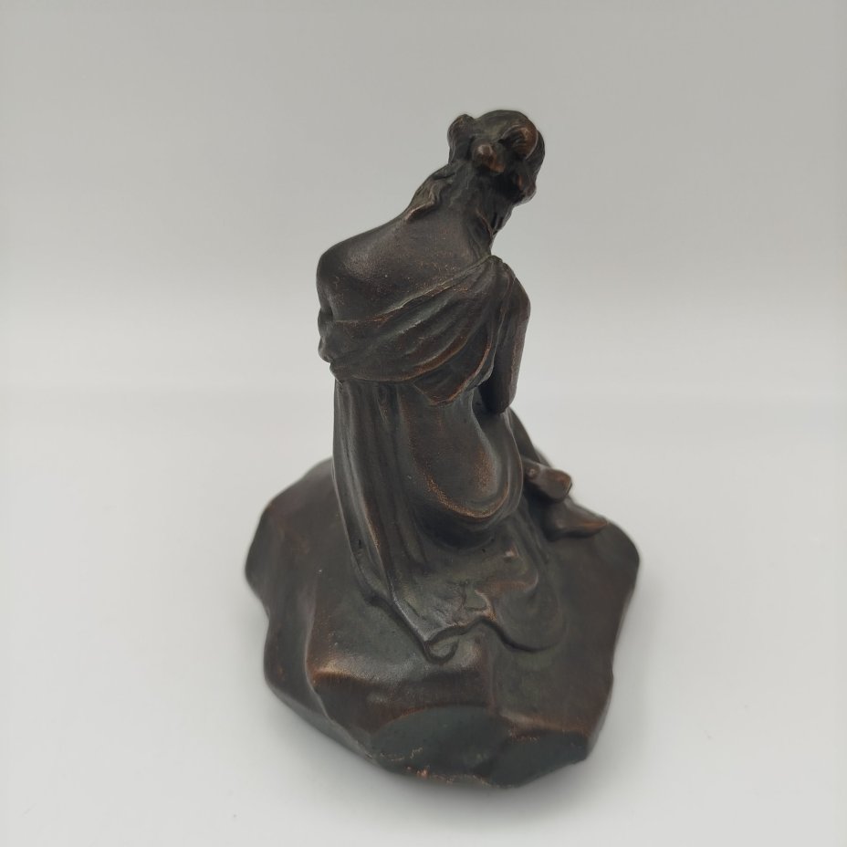 Статуэтка "Девушка с кувшином" ("Царскосельская статуя"), по модели скульптора П.П. Соколова