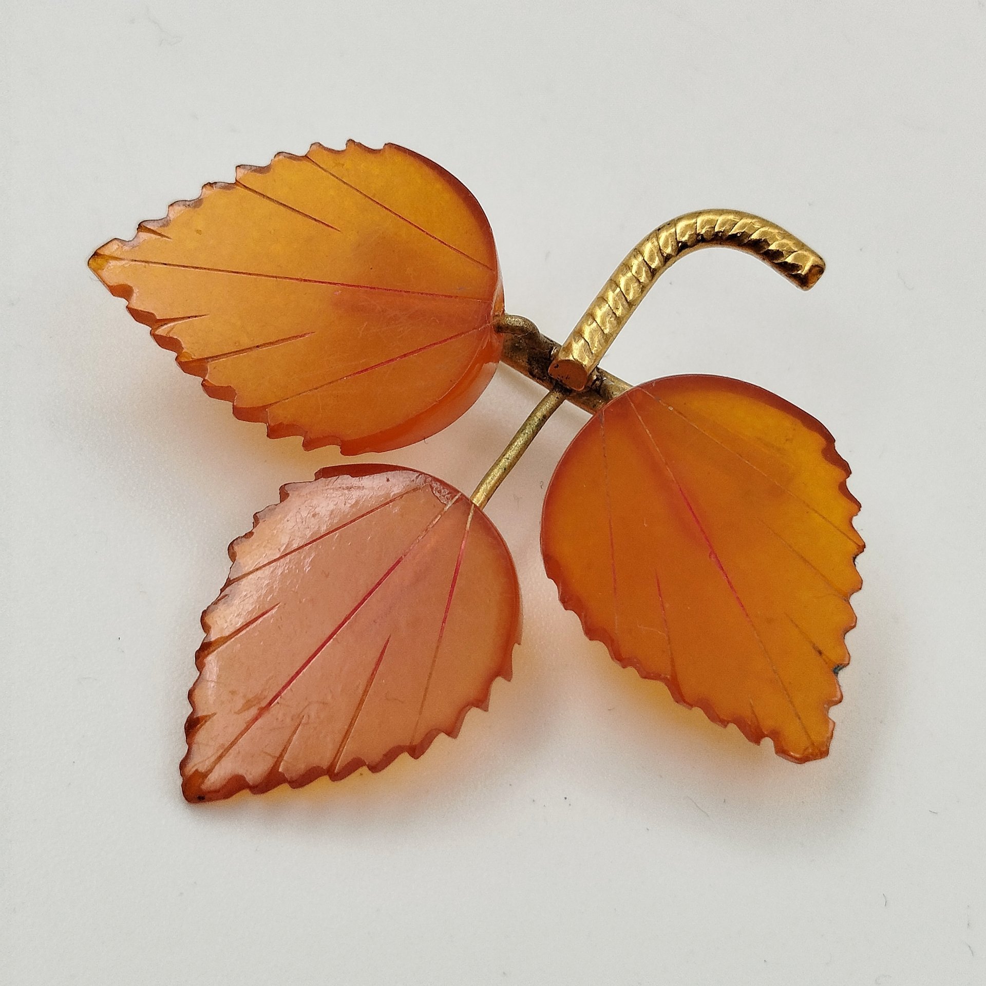 Брошь винтажная "Листики"