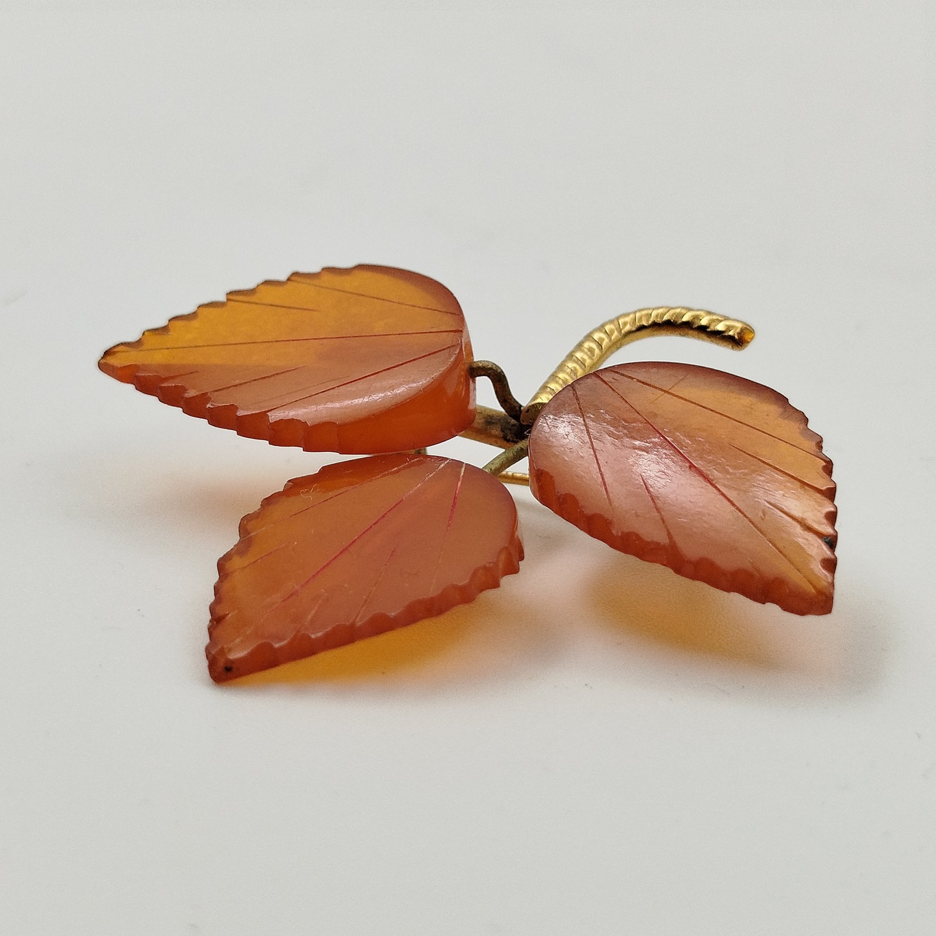Брошь винтажная "Листики"