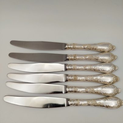Набор из шести десертных ножей с растительным декором
