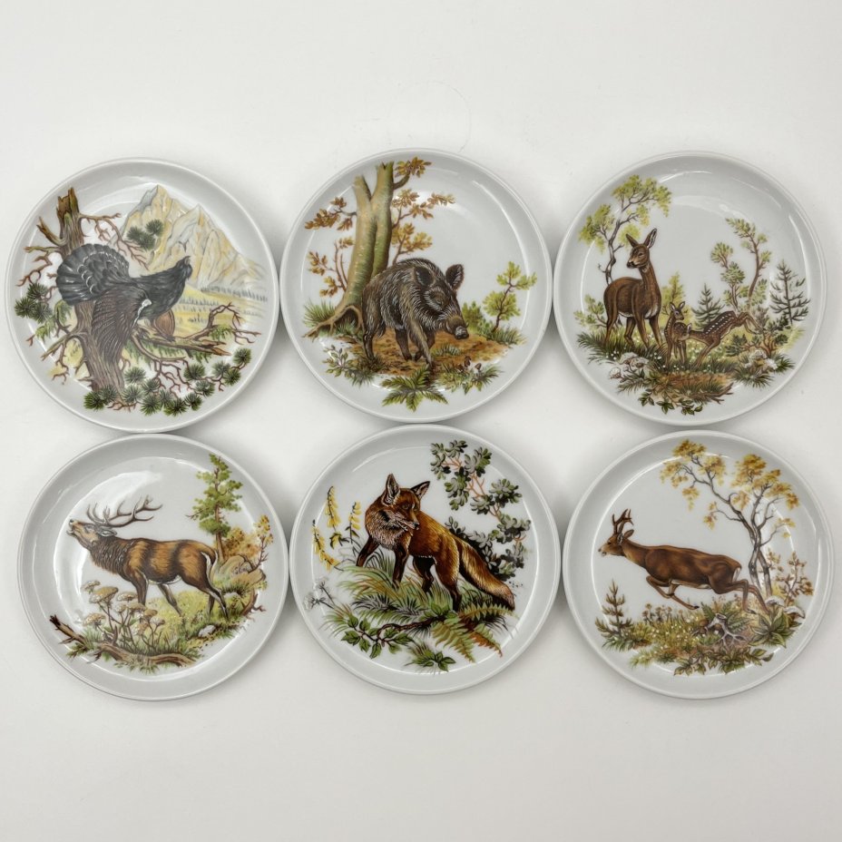 Набор из 6-ти розеток (блюдец), украшенных изображением лесных обитателей, фарфор, деколь с подрисовкой, Западная Европа, 1960-1980 гг.