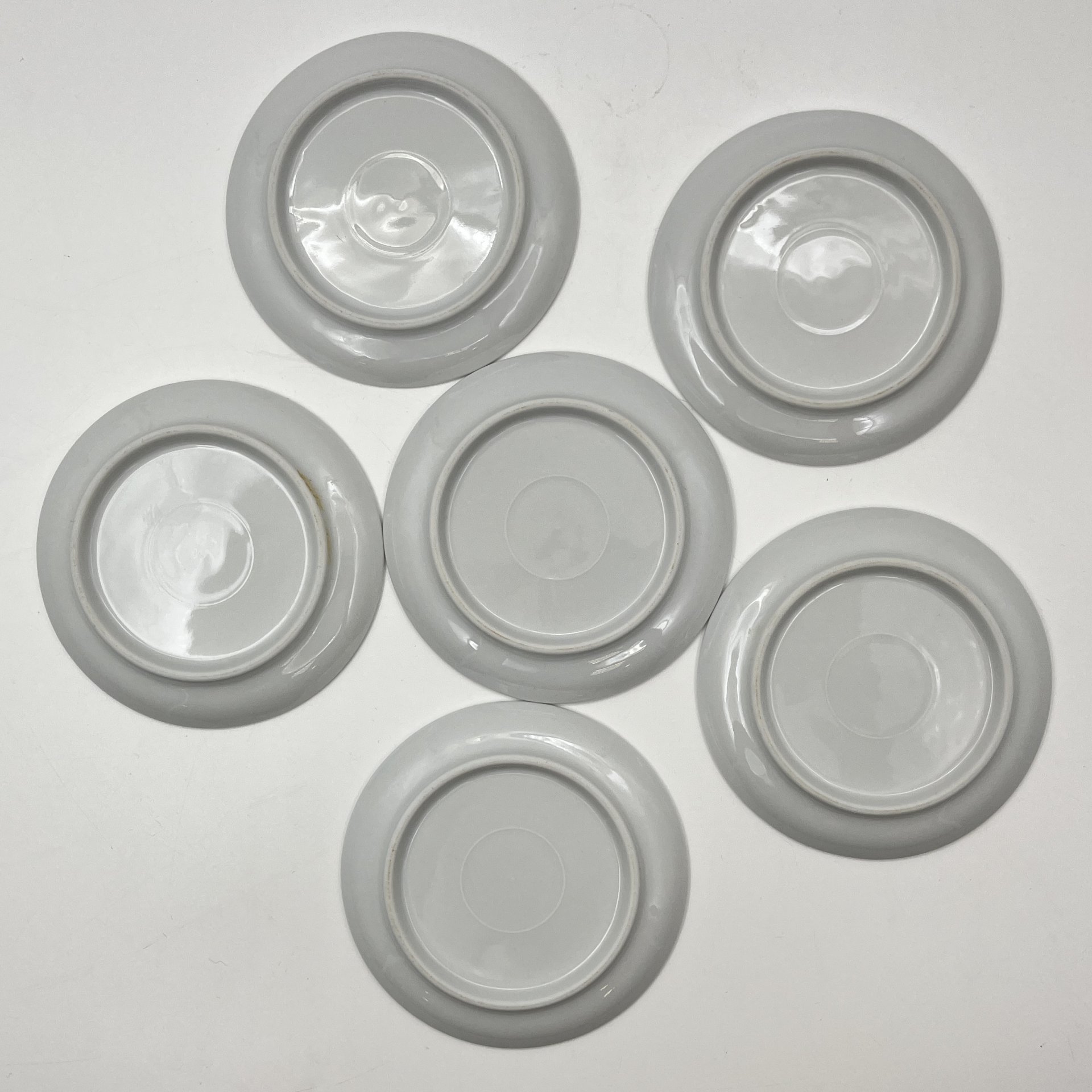 Набор из 6-ти розеток (блюдец), украшенных изображением лесных обитателей, фарфор, деколь с подрисовкой, Западная Европа, 1960-1980 гг.